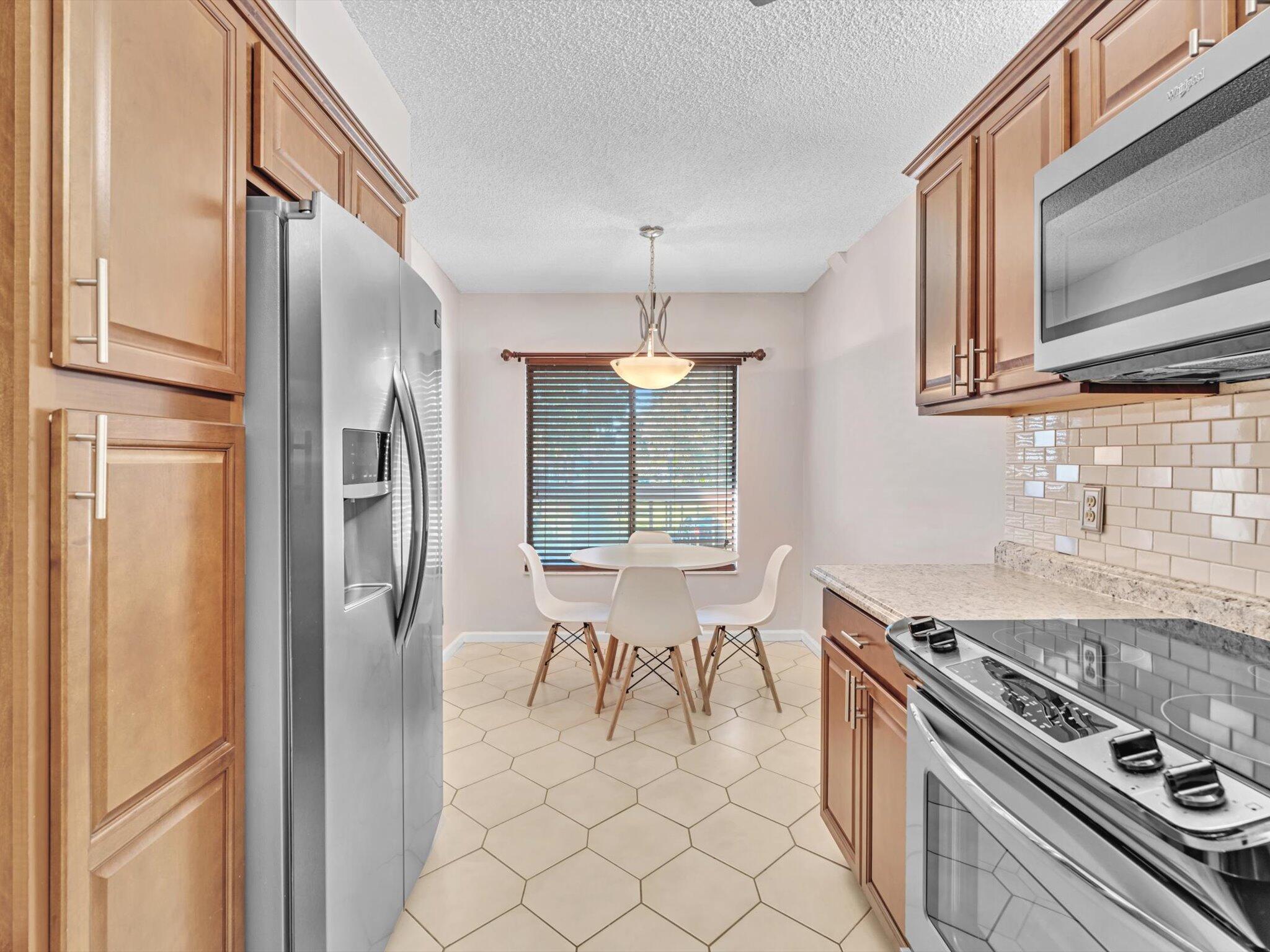LAKESIDE CONDO 3 OF BANYAN SPRINGS - Residential