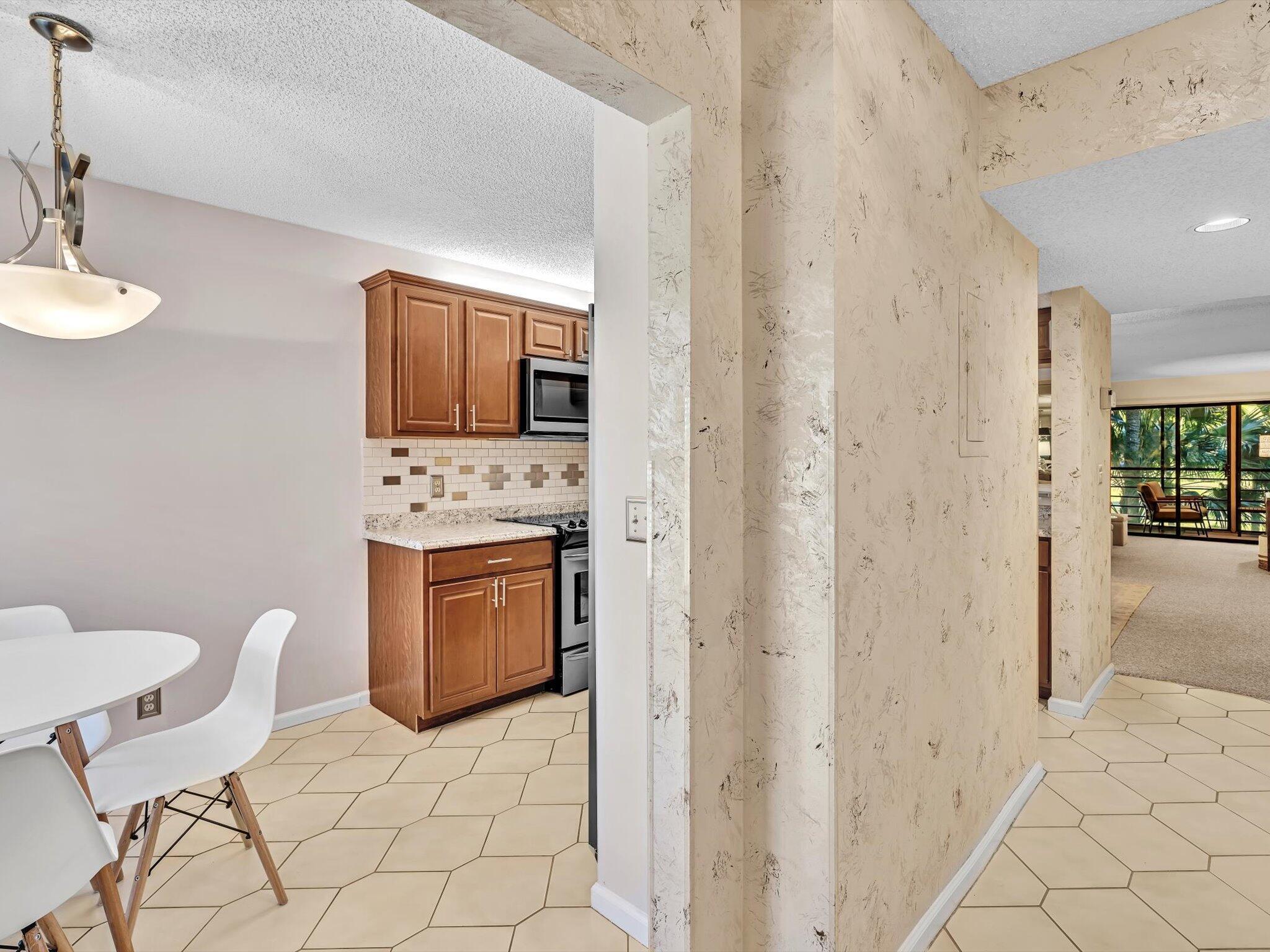 LAKESIDE CONDO 3 OF BANYAN SPRINGS - Residential