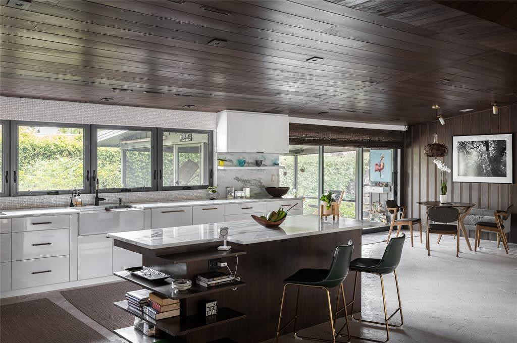 HOLLYWOOD LAKES SECTION - Residential
