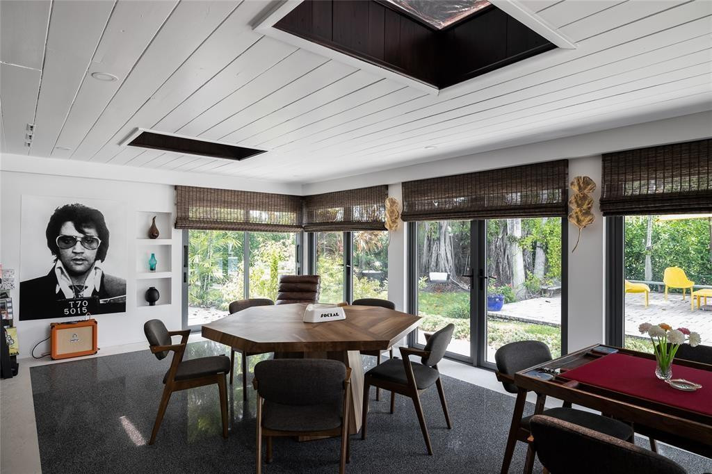 HOLLYWOOD LAKES SECTION - Residential