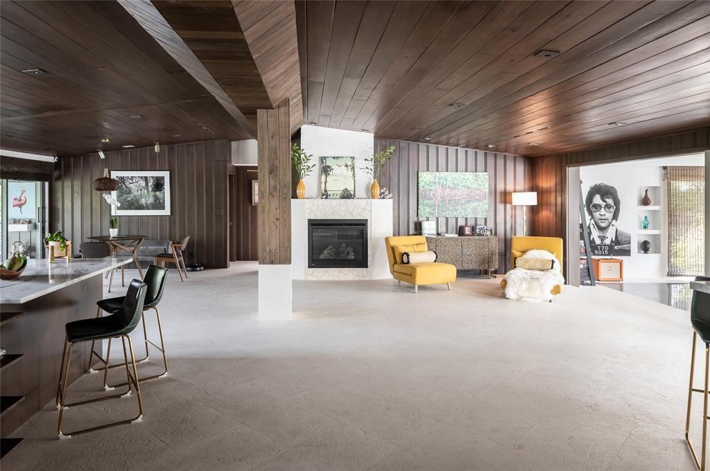 HOLLYWOOD LAKES SECTION - Residential