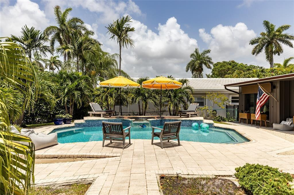 HOLLYWOOD LAKES SECTION - Residential