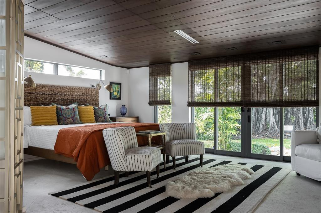 HOLLYWOOD LAKES SECTION - Residential