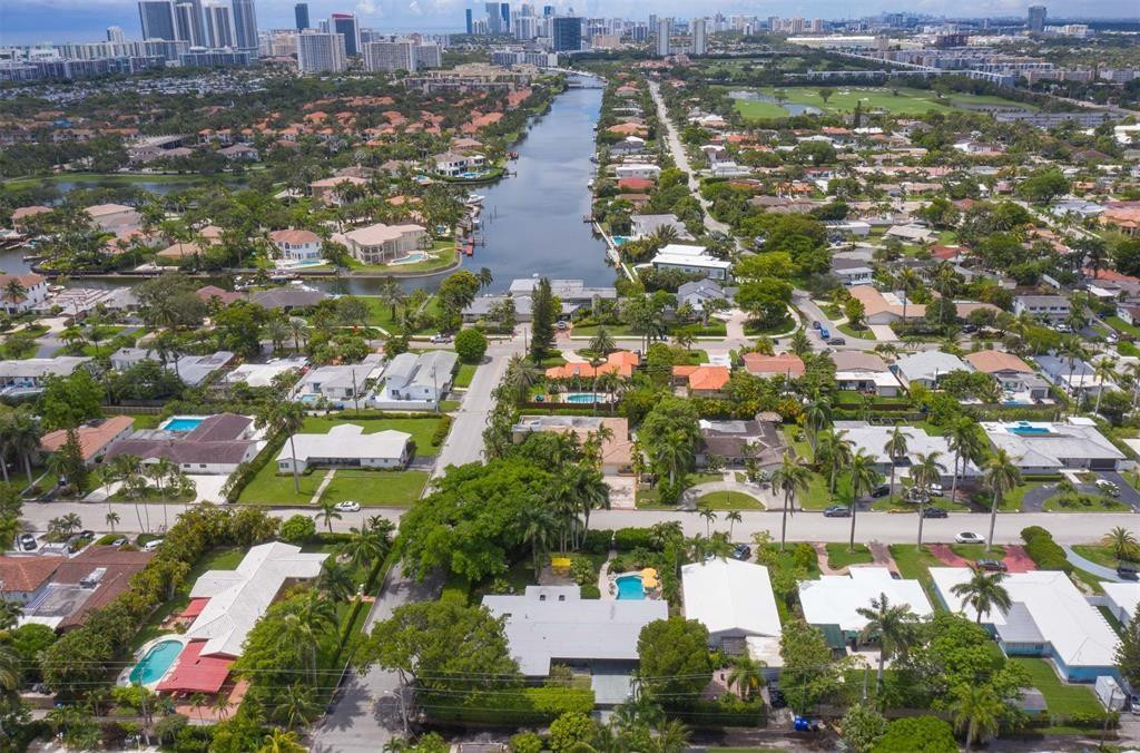 HOLLYWOOD LAKES SECTION - Residential