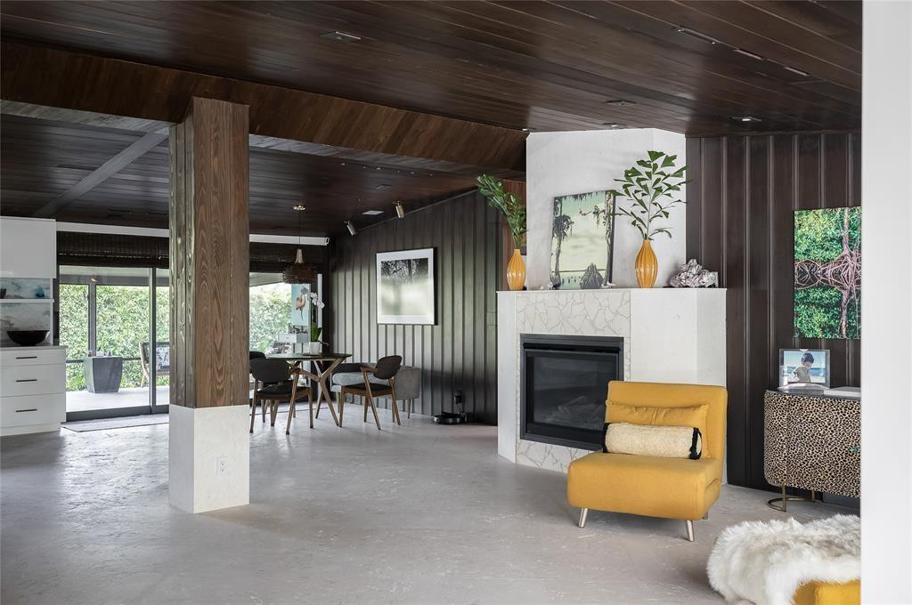 HOLLYWOOD LAKES SECTION - Residential