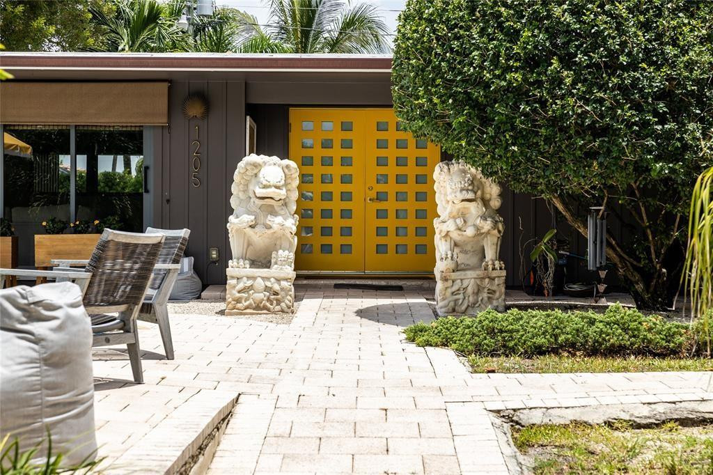 HOLLYWOOD LAKES SECTION - Residential