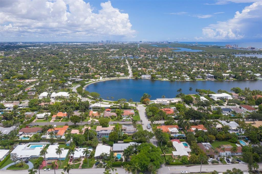 HOLLYWOOD LAKES SECTION - Residential