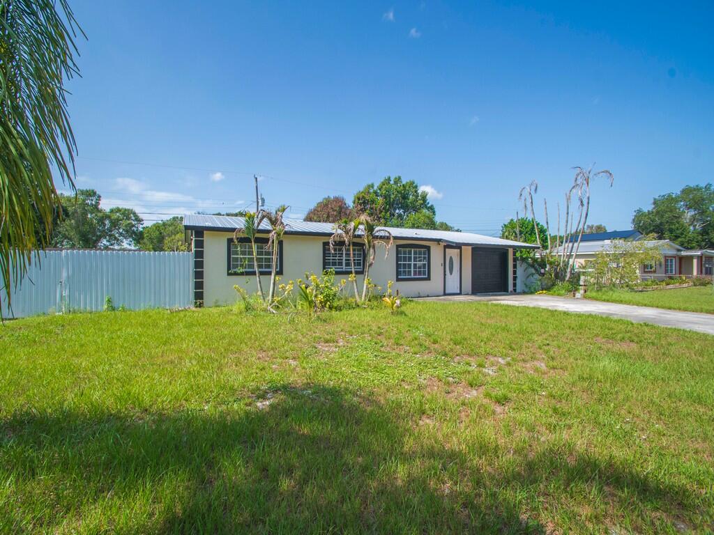 REPLAT OF PALM GARDENS - Residential