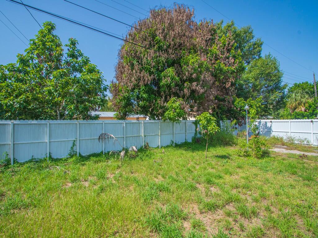 REPLAT OF PALM GARDENS - Residential