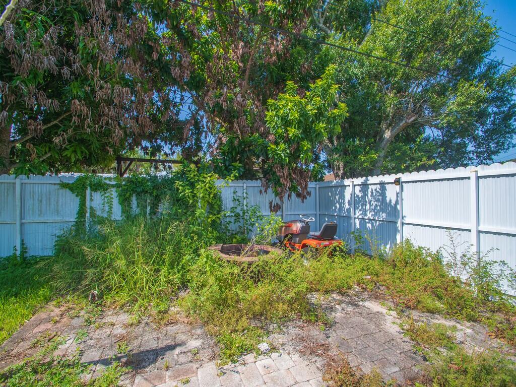 REPLAT OF PALM GARDENS - Residential