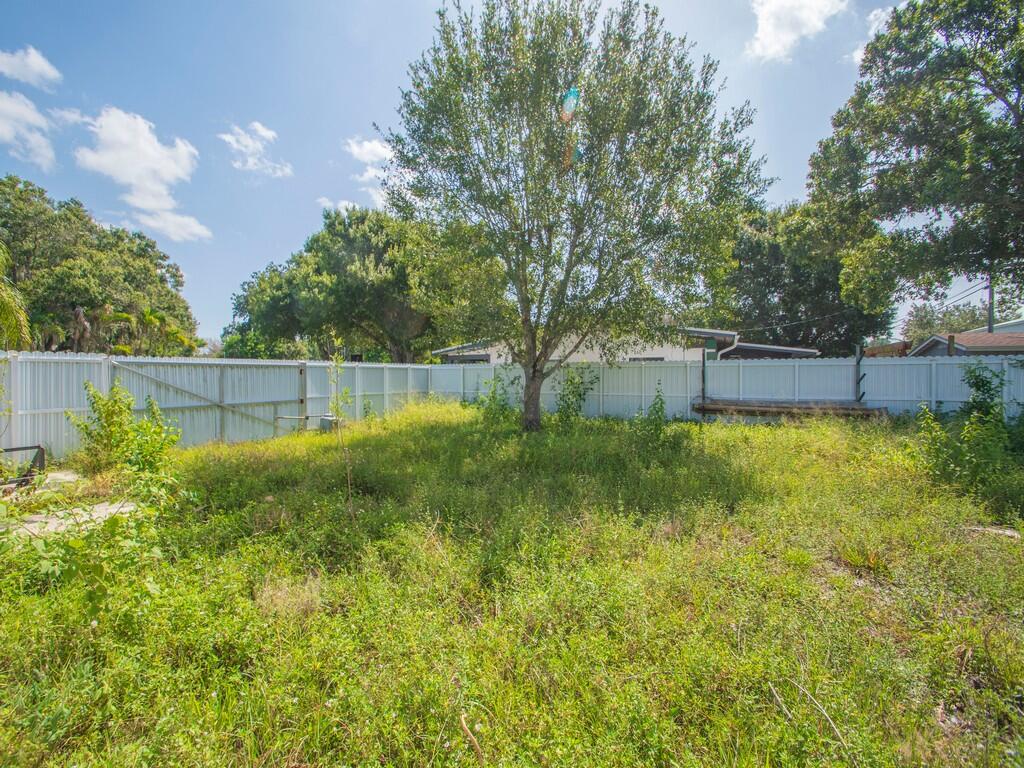 REPLAT OF PALM GARDENS - Residential