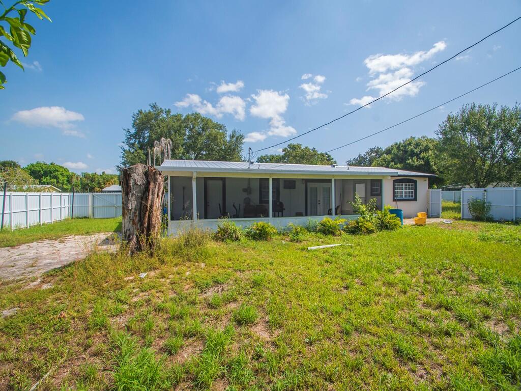 REPLAT OF PALM GARDENS - Residential