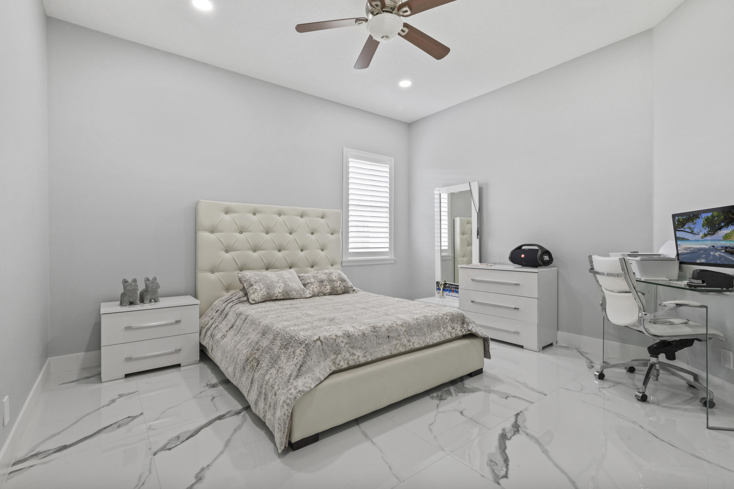 Acreage & Unrec - Residential