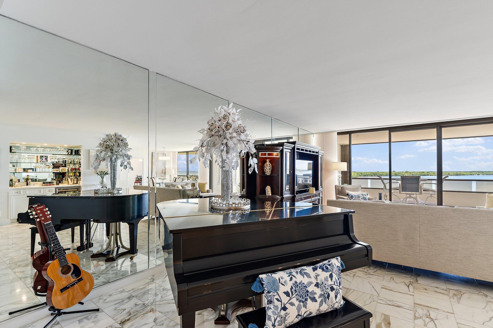 OLD PORT COVE LAKE POINT TOWER CONDO - Residential