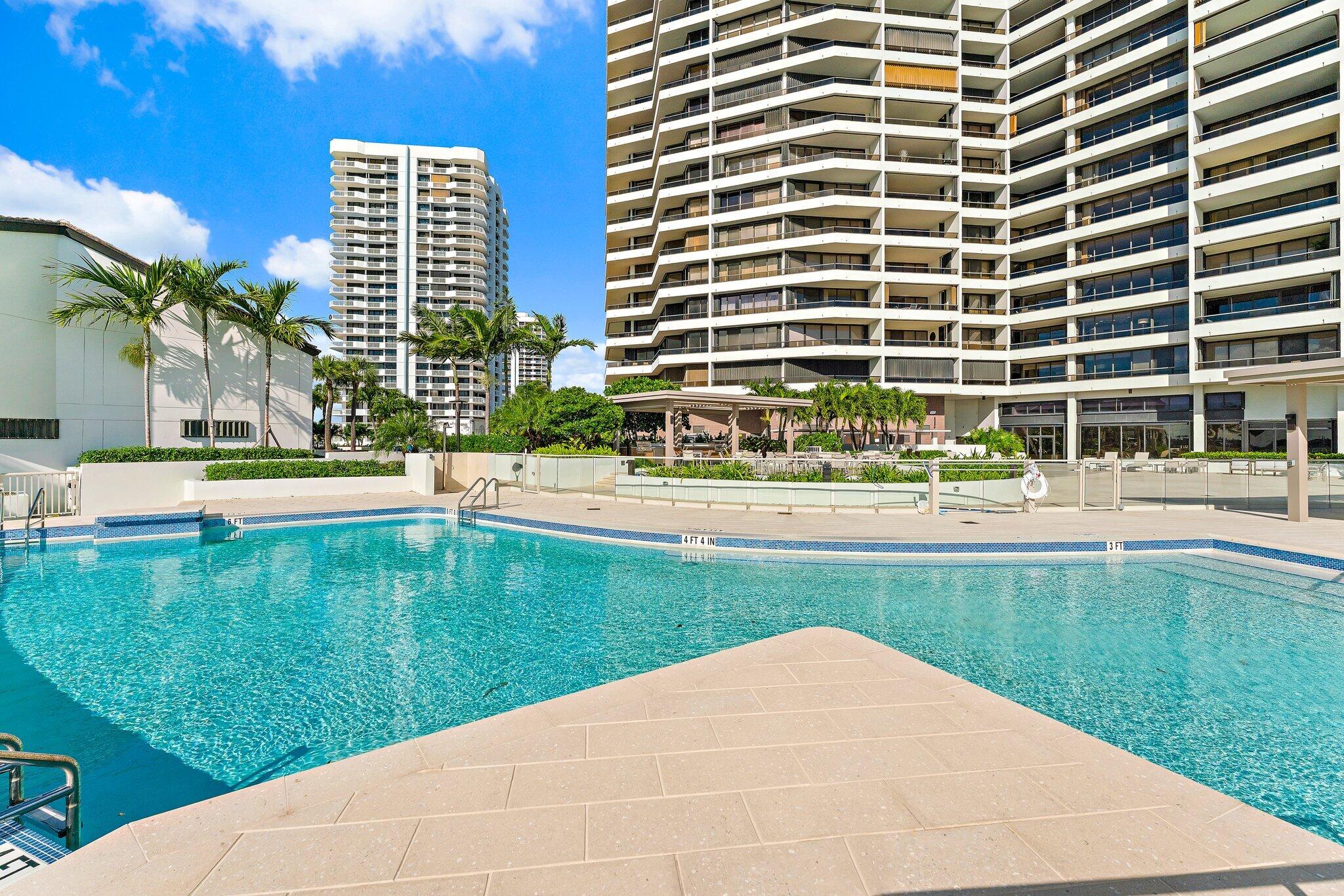 OLD PORT COVE LAKE POINT TOWER CONDO - Residential