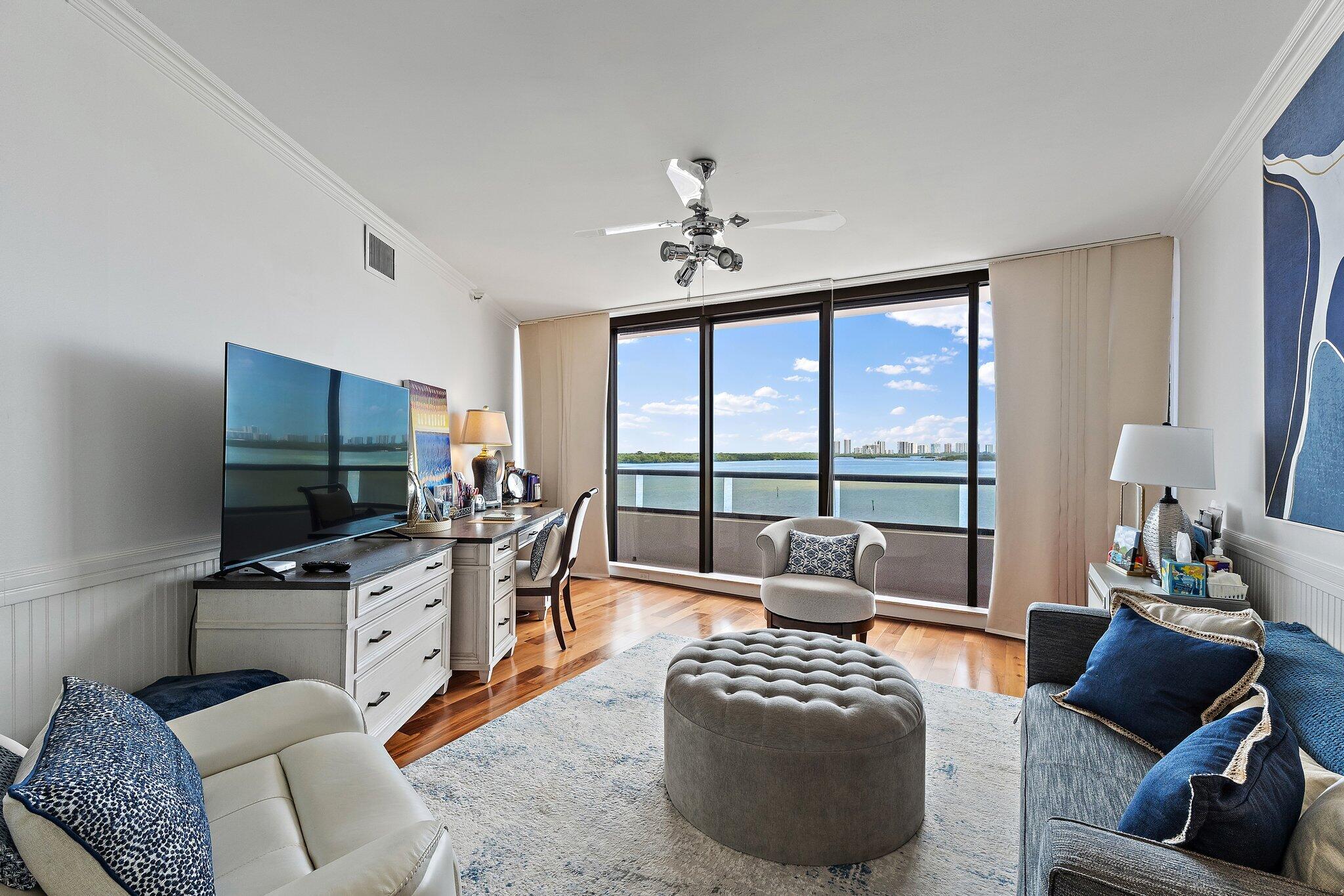 OLD PORT COVE LAKE POINT TOWER CONDO - Residential