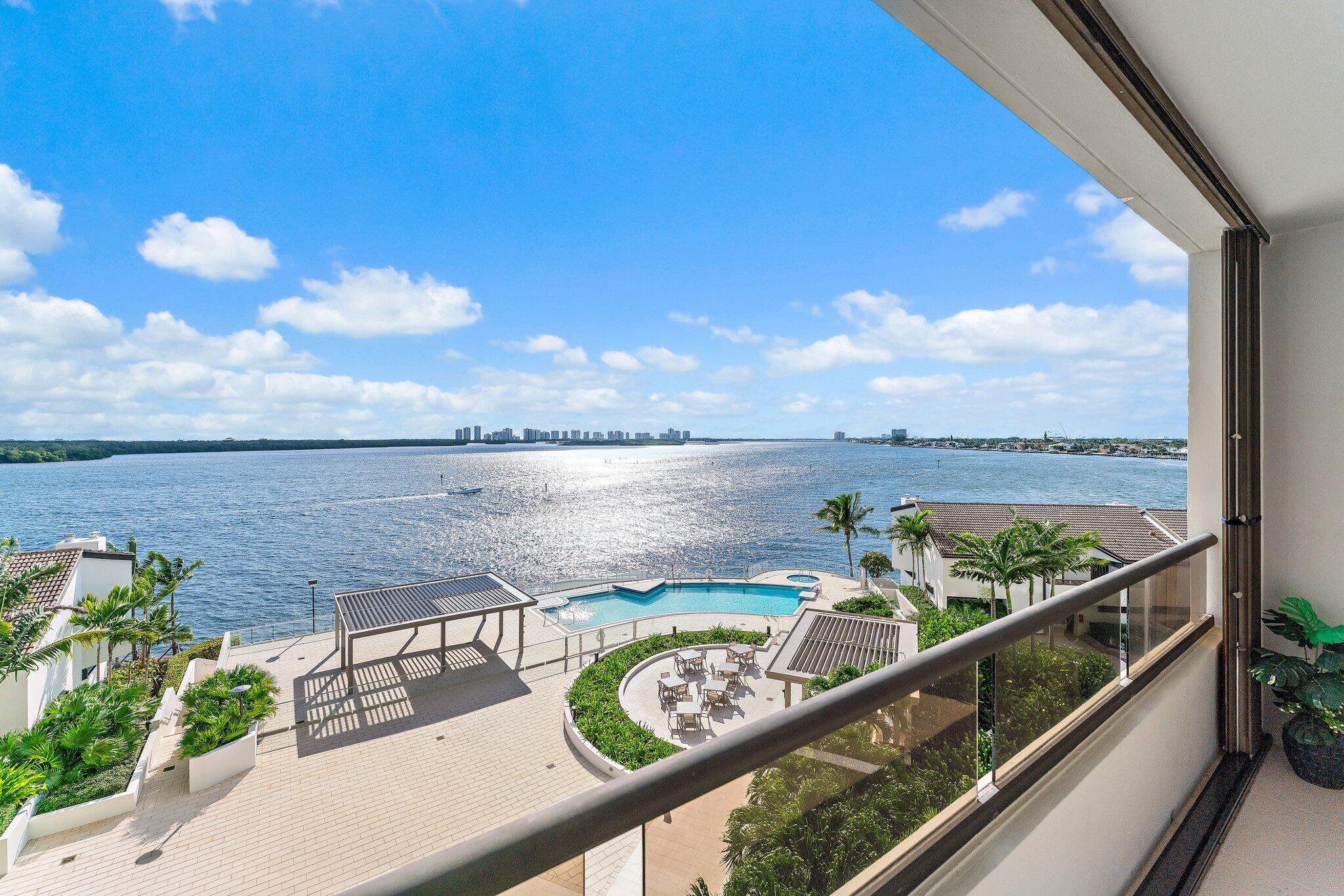 OLD PORT COVE LAKE POINT TOWER CONDO - Residential