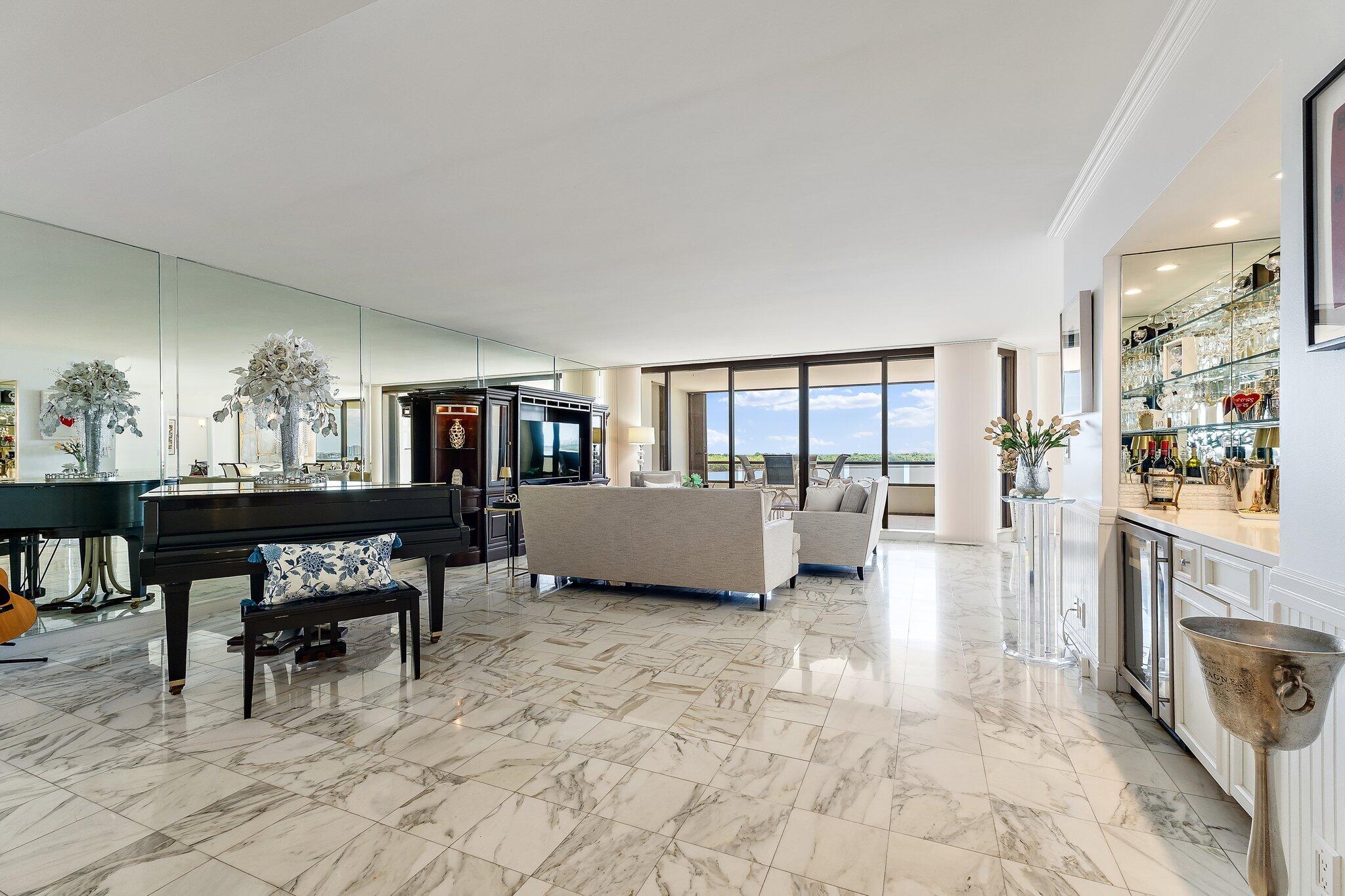 OLD PORT COVE LAKE POINT TOWER CONDO - Residential
