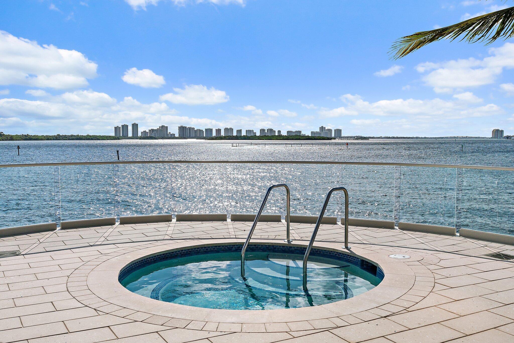 OLD PORT COVE LAKE POINT TOWER CONDO - Residential