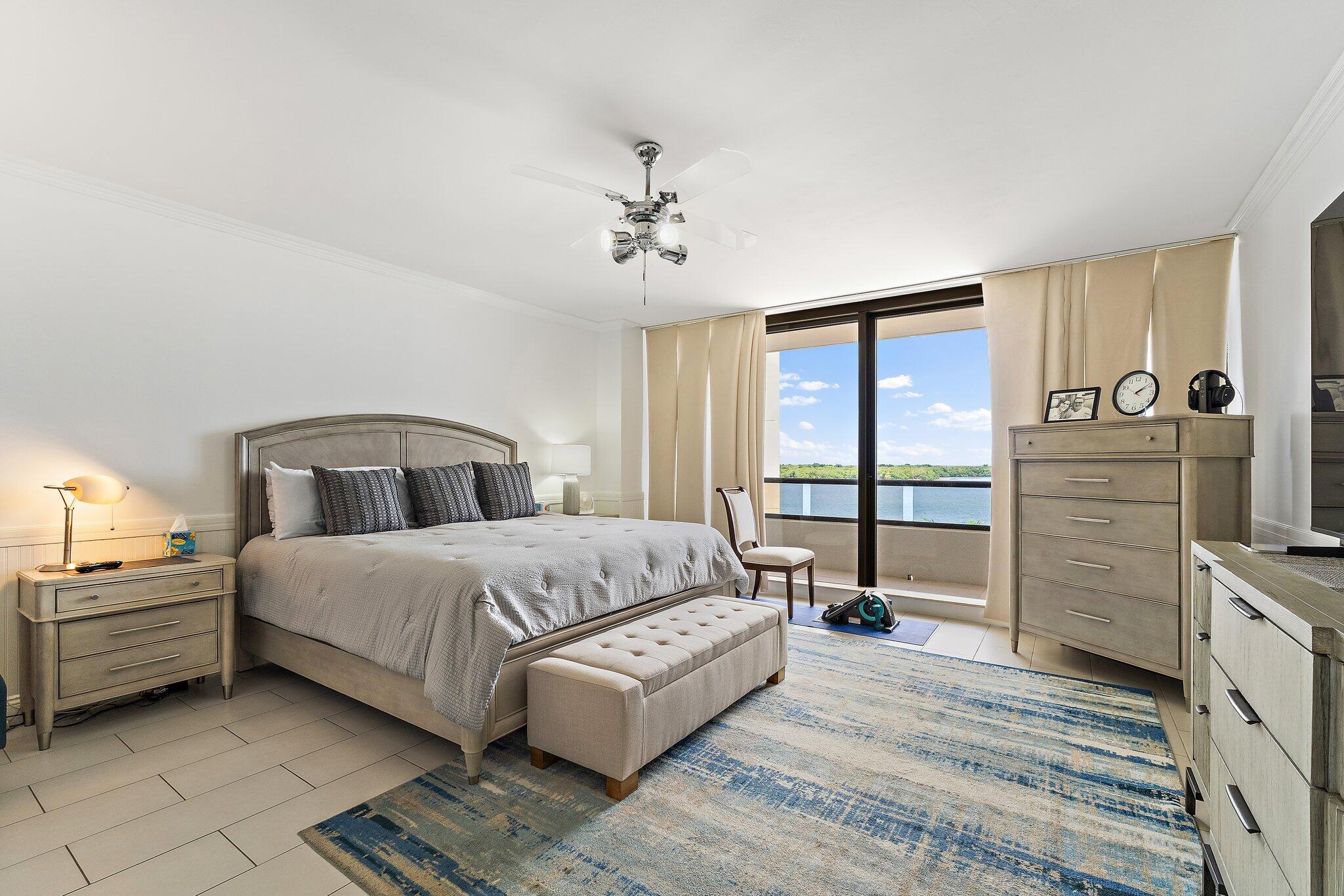 OLD PORT COVE LAKE POINT TOWER CONDO - Residential