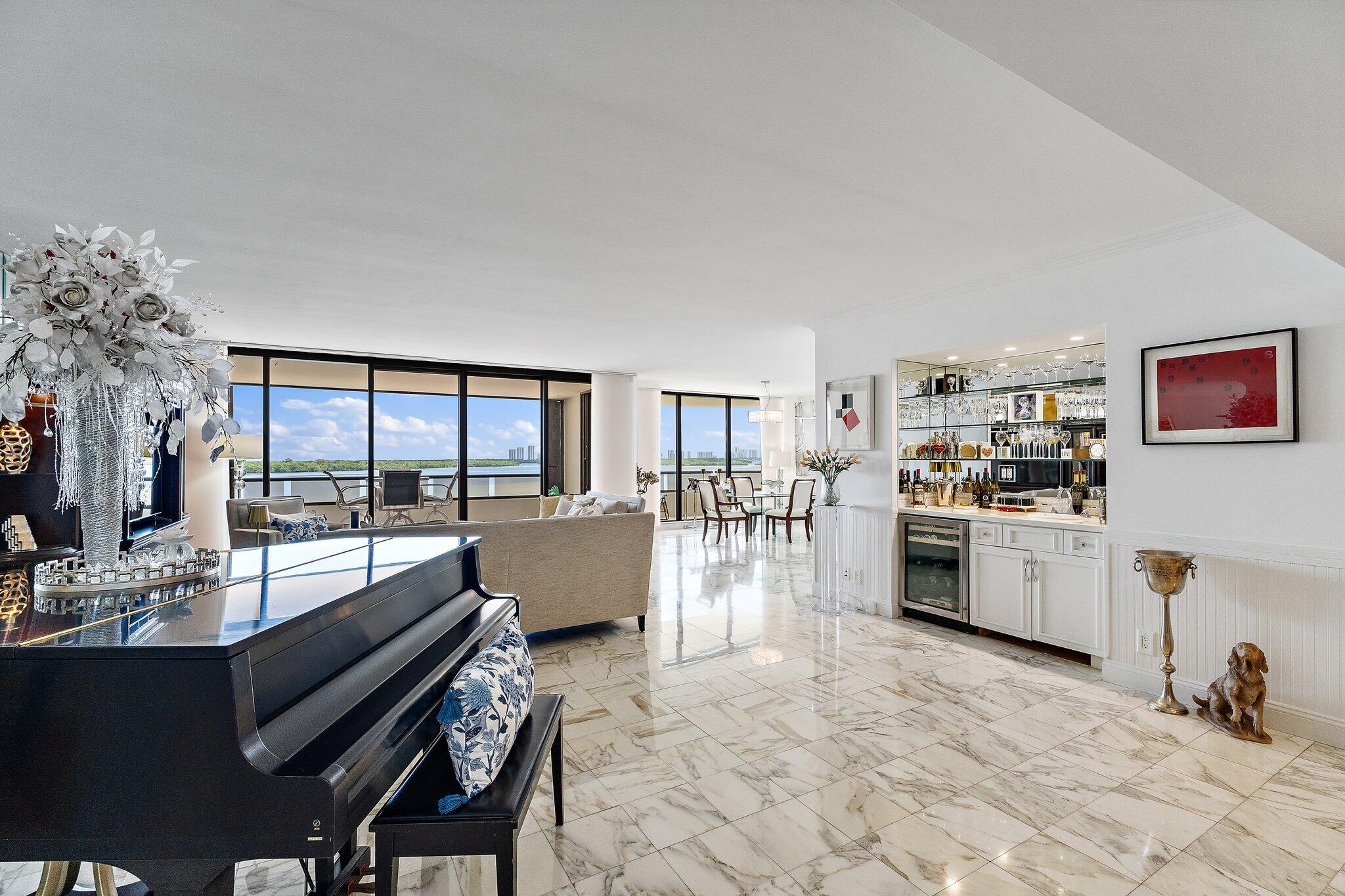 OLD PORT COVE LAKE POINT TOWER CONDO - Residential