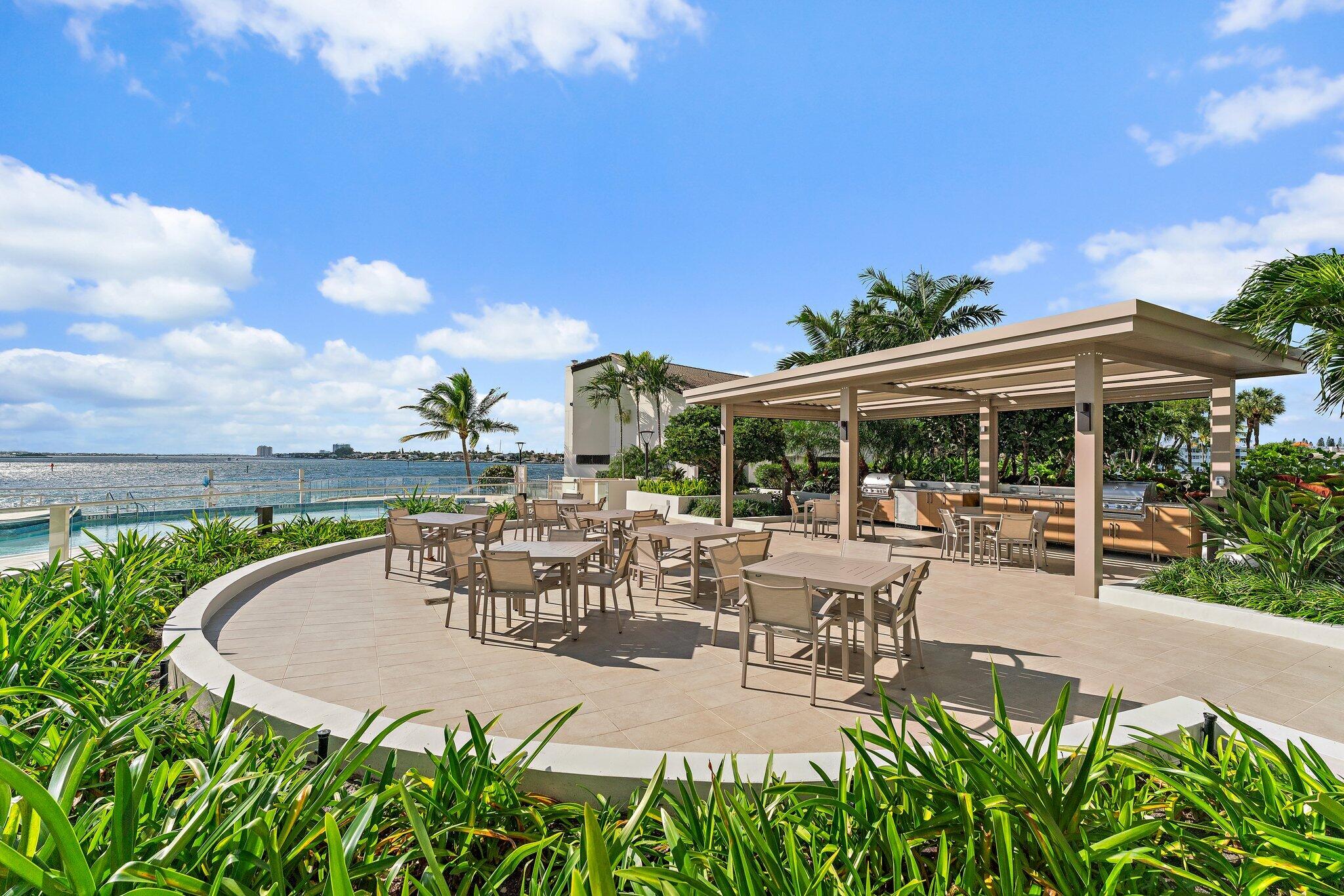OLD PORT COVE LAKE POINT TOWER CONDO - Residential