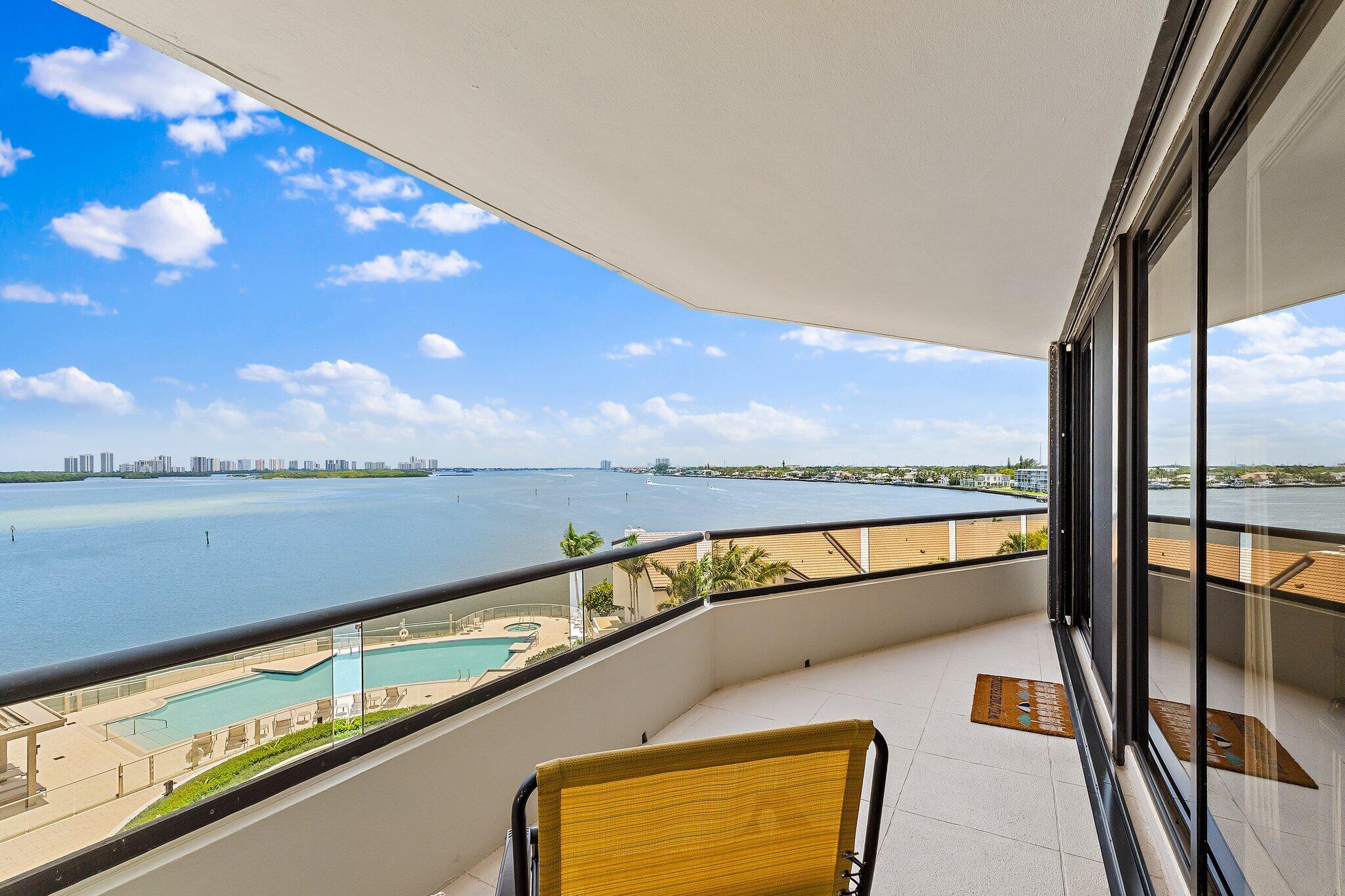 OLD PORT COVE LAKE POINT TOWER CONDO - Residential
