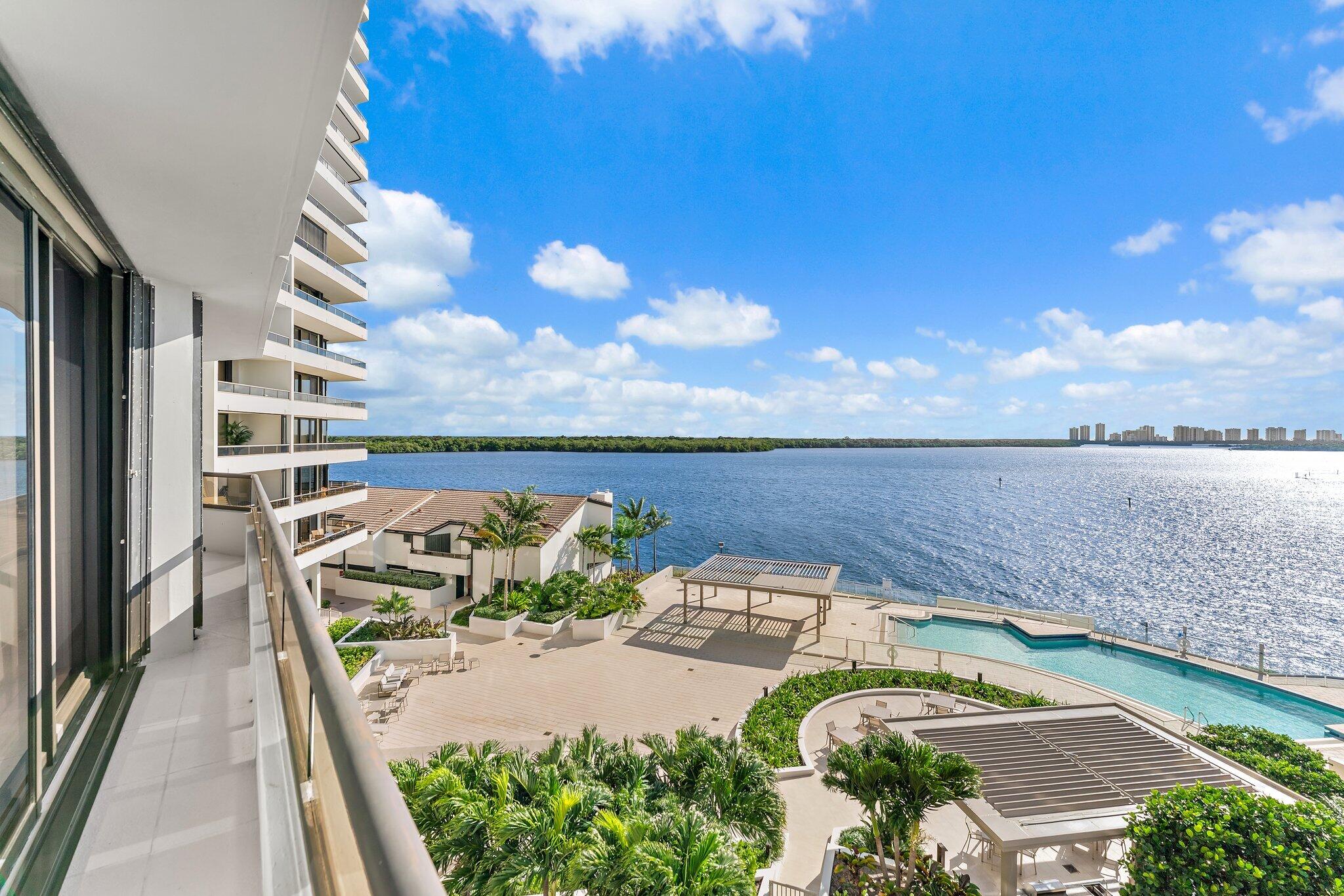 OLD PORT COVE LAKE POINT TOWER CONDO - Residential