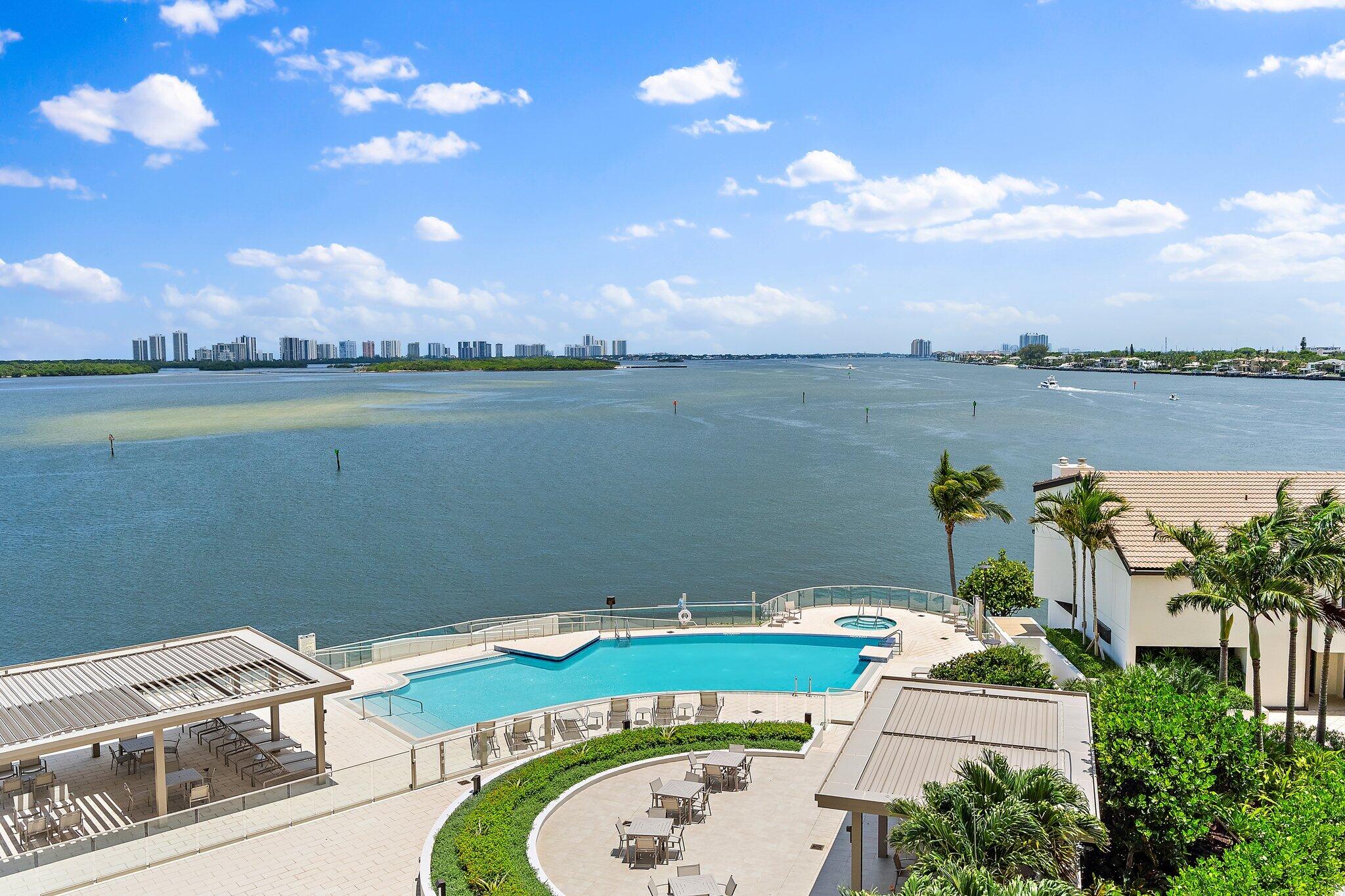 OLD PORT COVE LAKE POINT TOWER CONDO - Residential