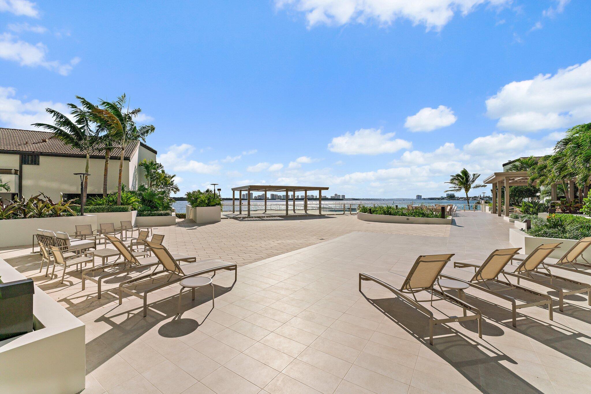 OLD PORT COVE LAKE POINT TOWER CONDO - Residential