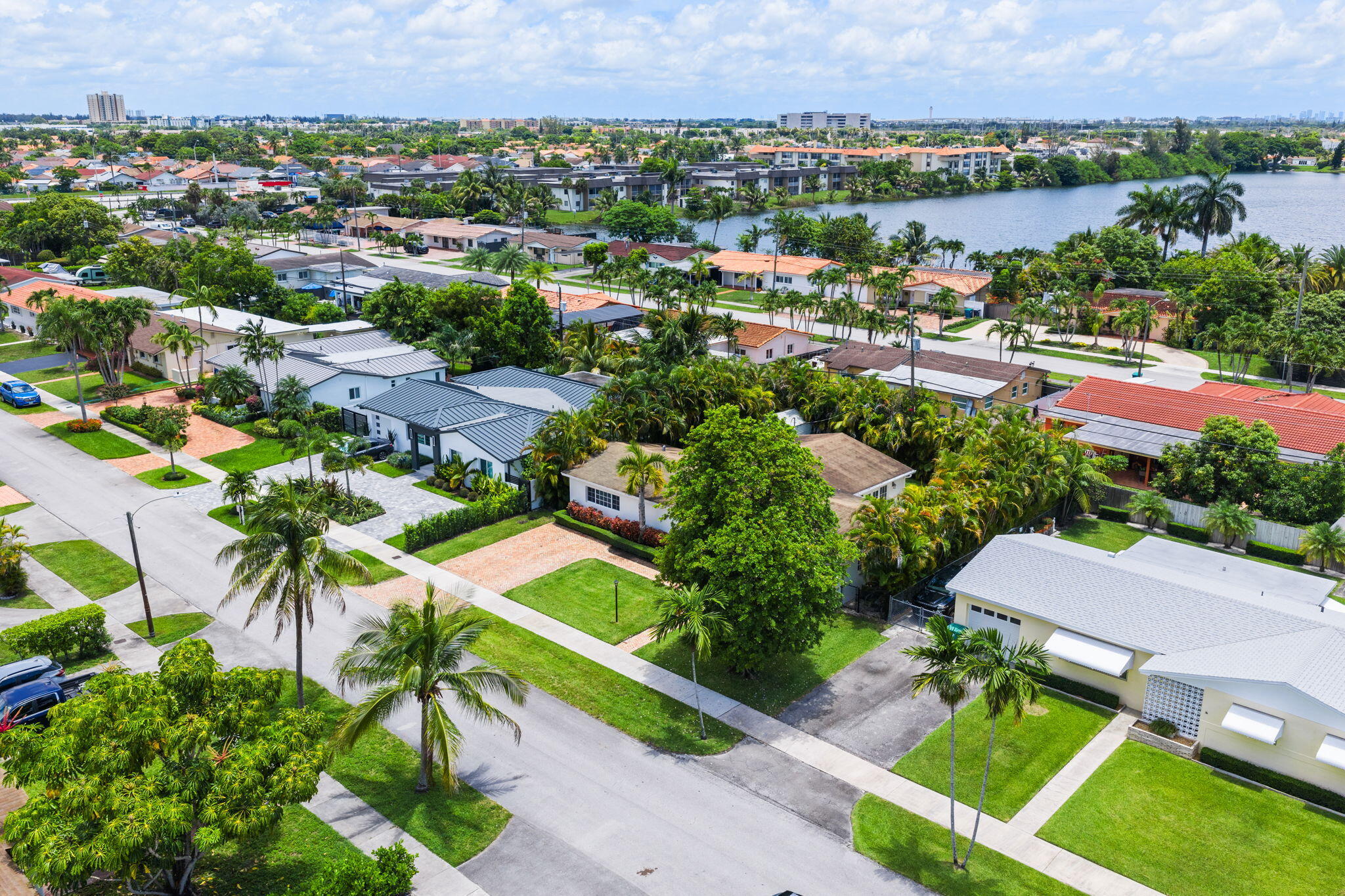 CORAL PK EST SEC 6 - Residential