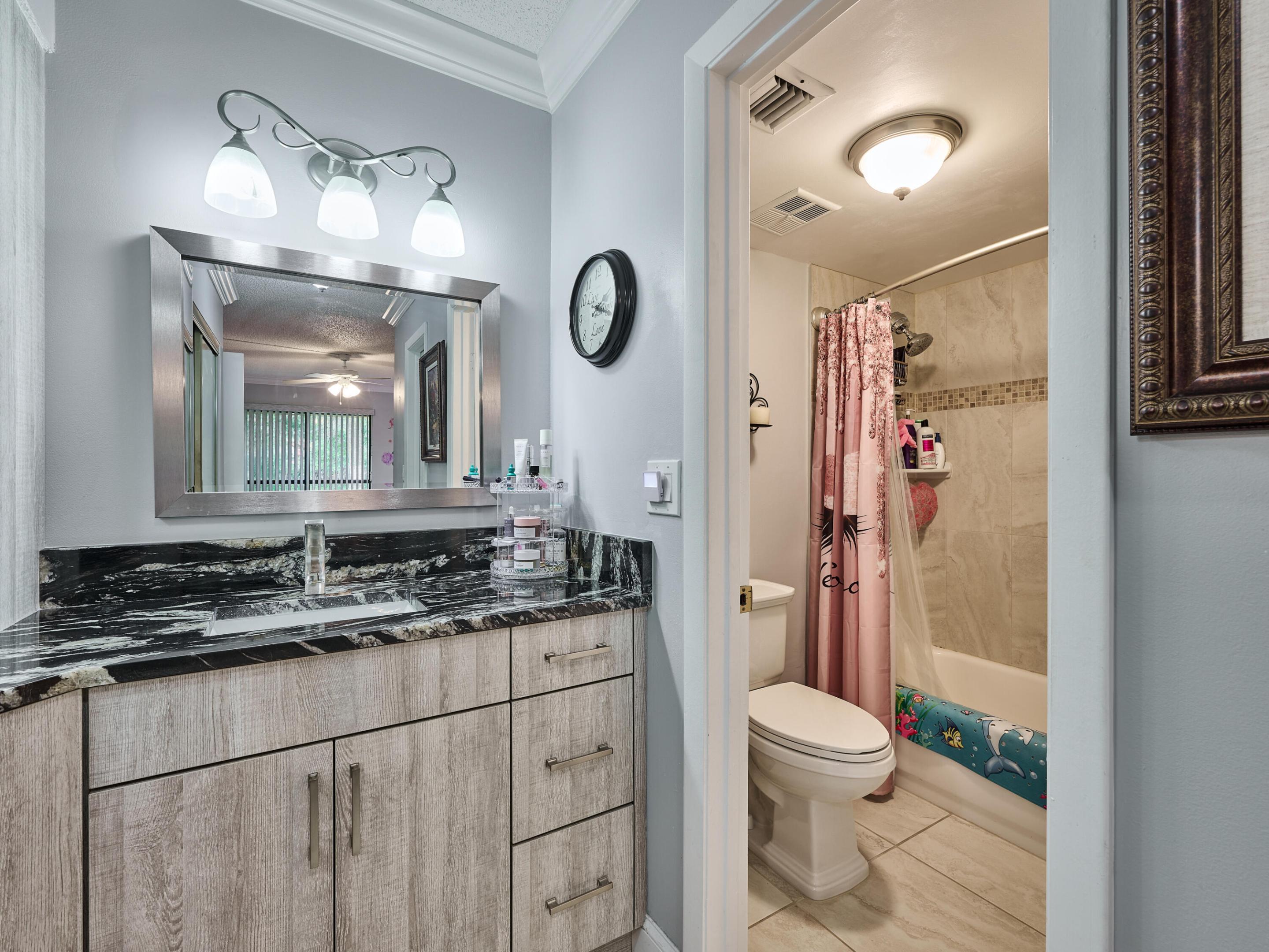 Indian Spring, GREEN LAKES - Residential
