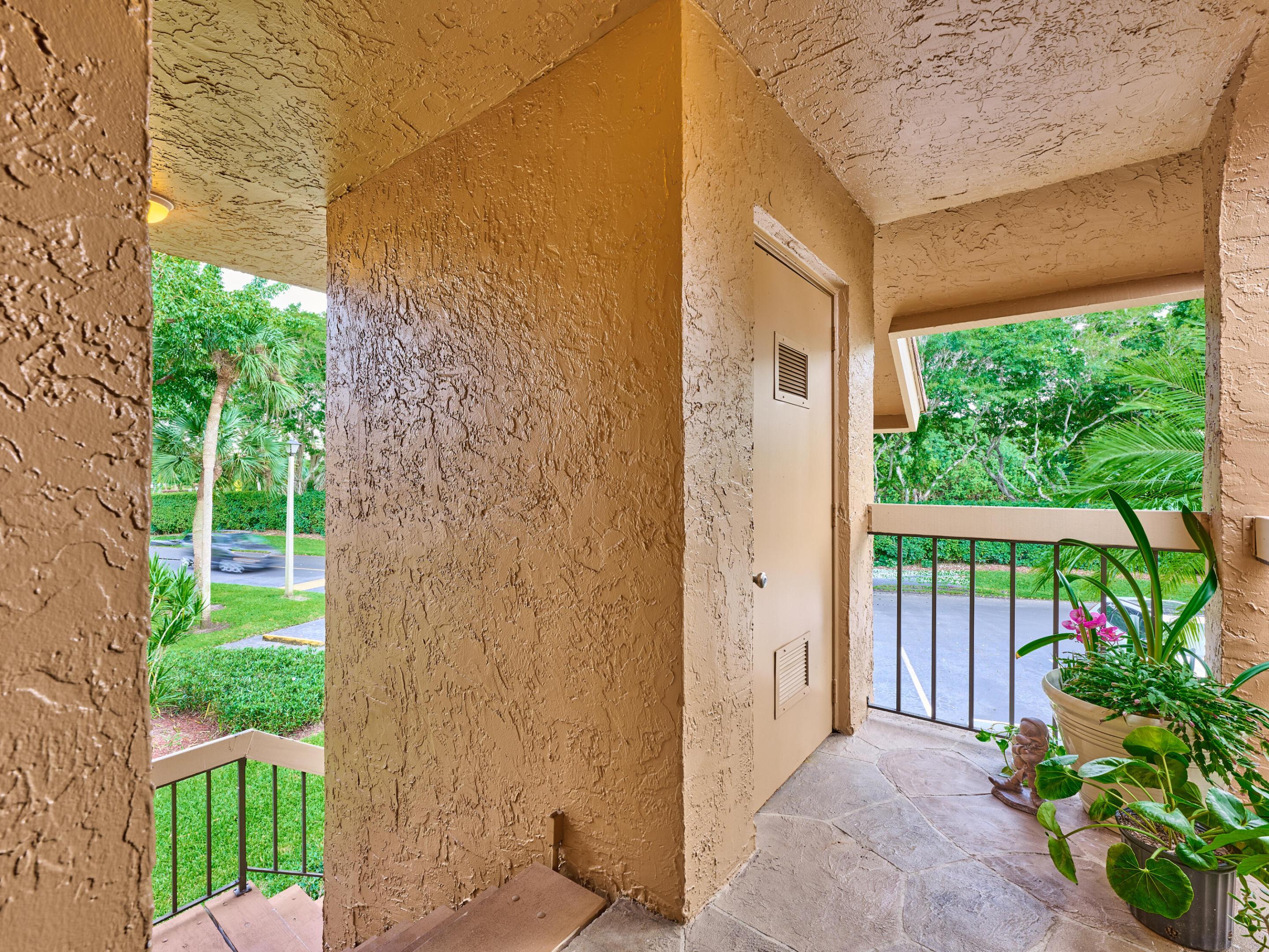 Indian Spring, GREEN LAKES - Residential