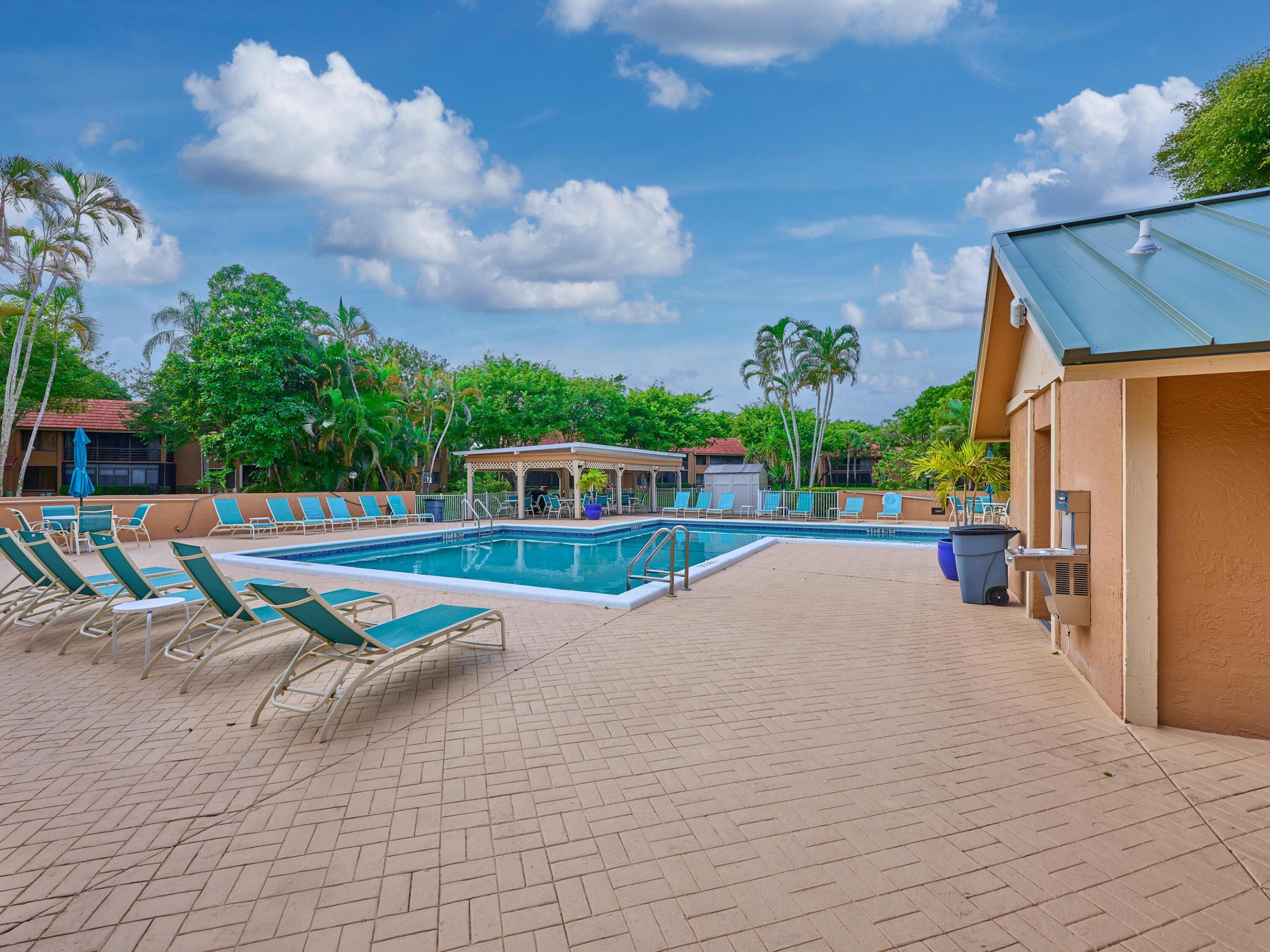 Indian Spring, GREEN LAKES - Residential
