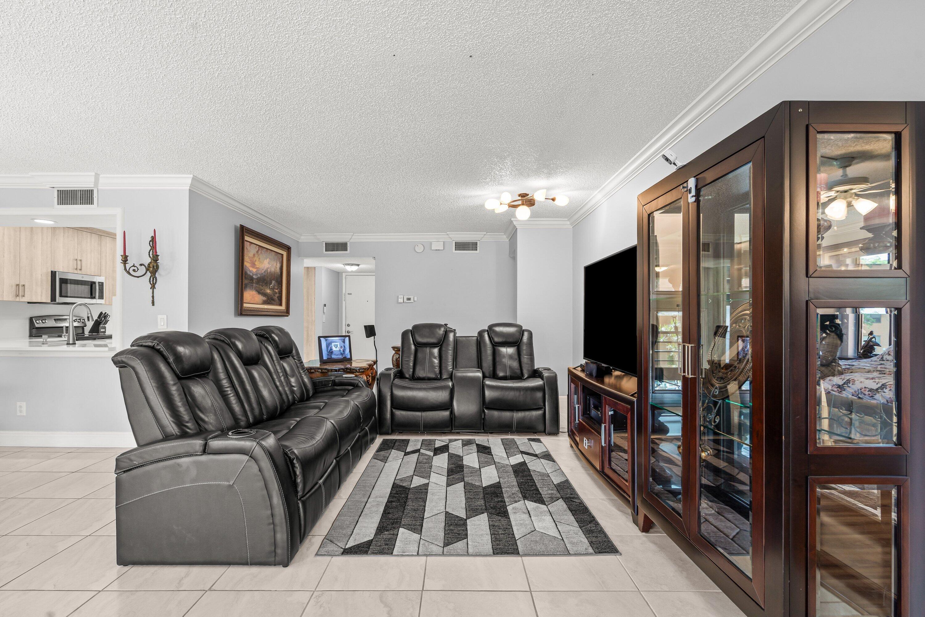 Indian Spring, GREEN LAKES - Residential