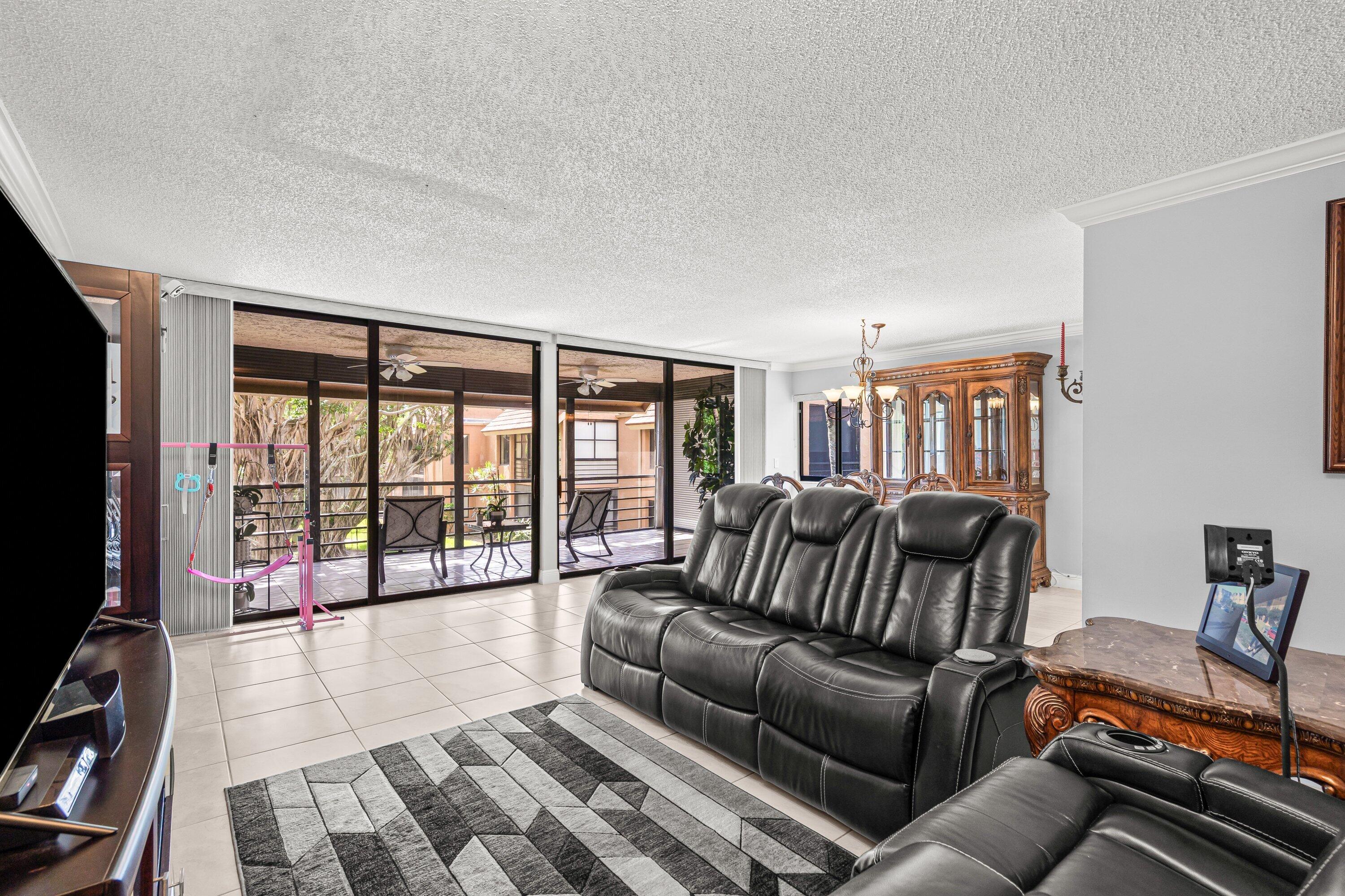 Indian Spring, GREEN LAKES - Residential
