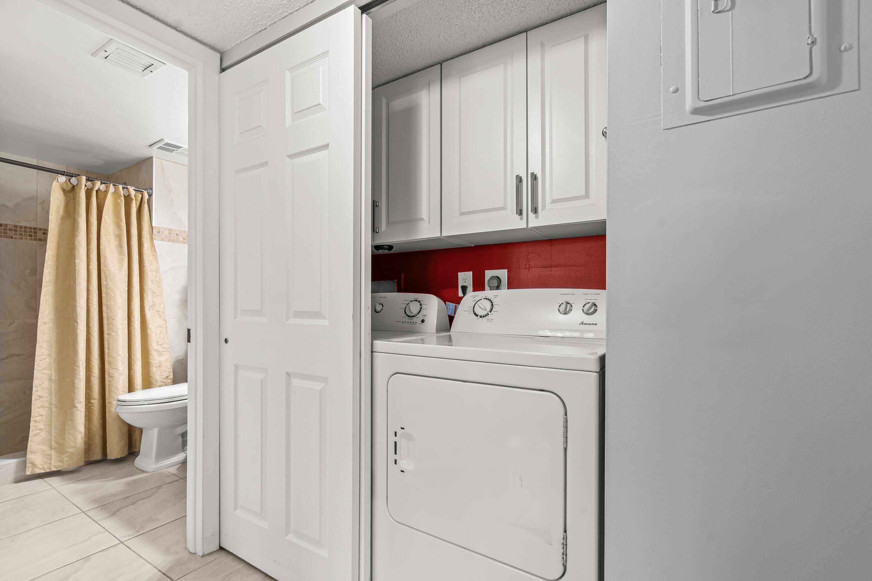 Indian Spring, GREEN LAKES - Residential