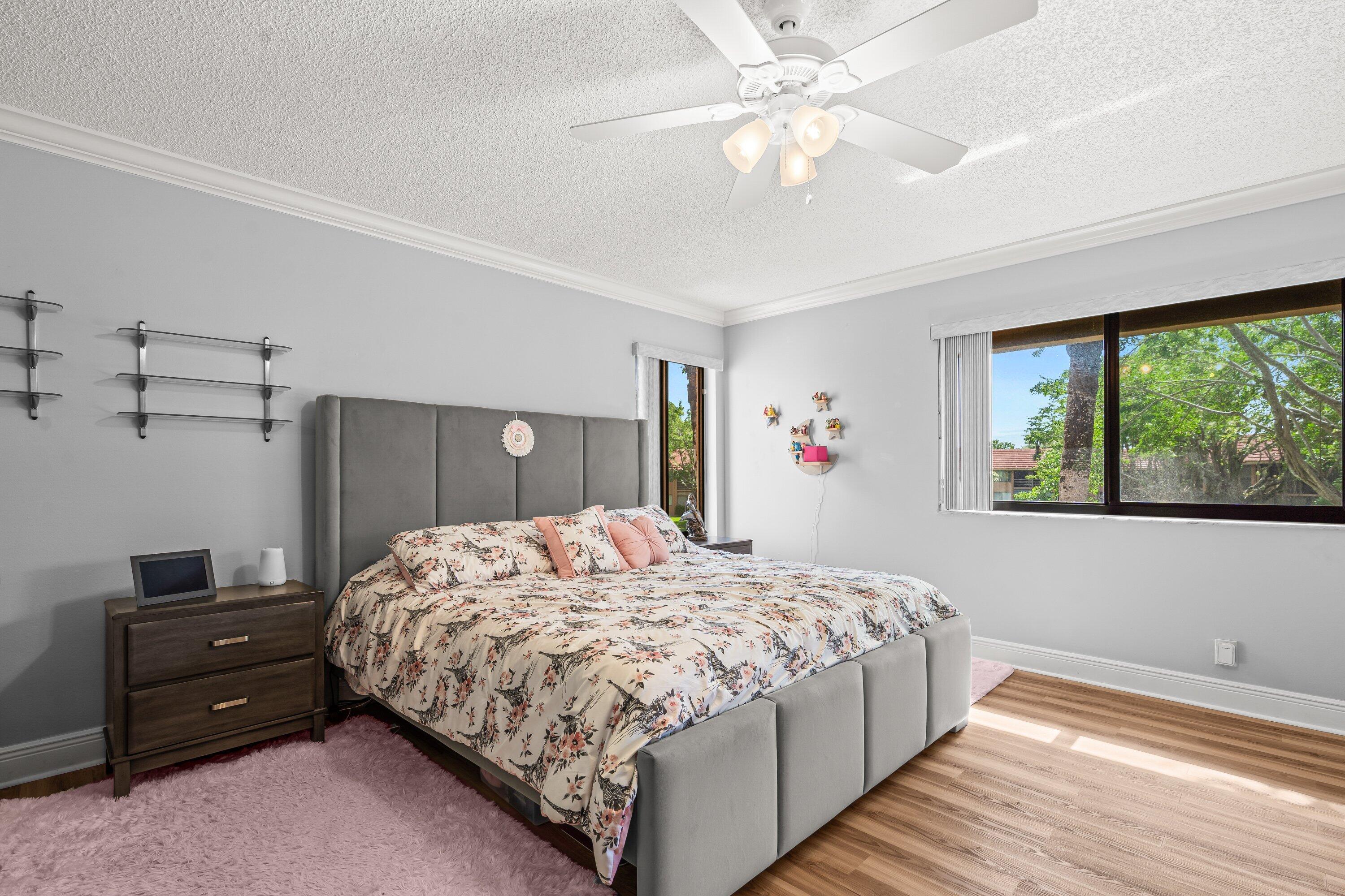 Indian Spring, GREEN LAKES - Residential
