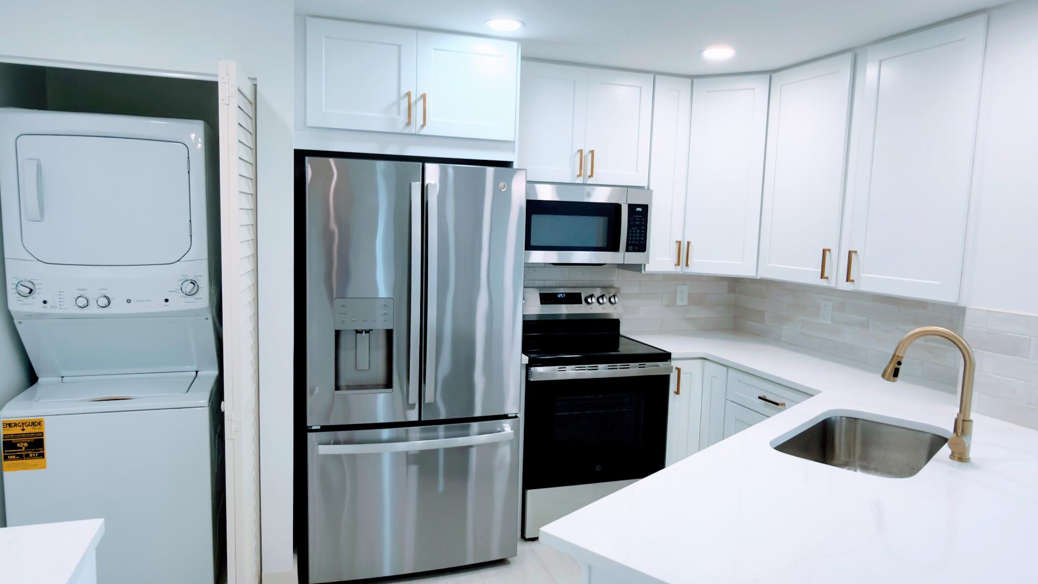 EVERGREEN CONDO - Residential