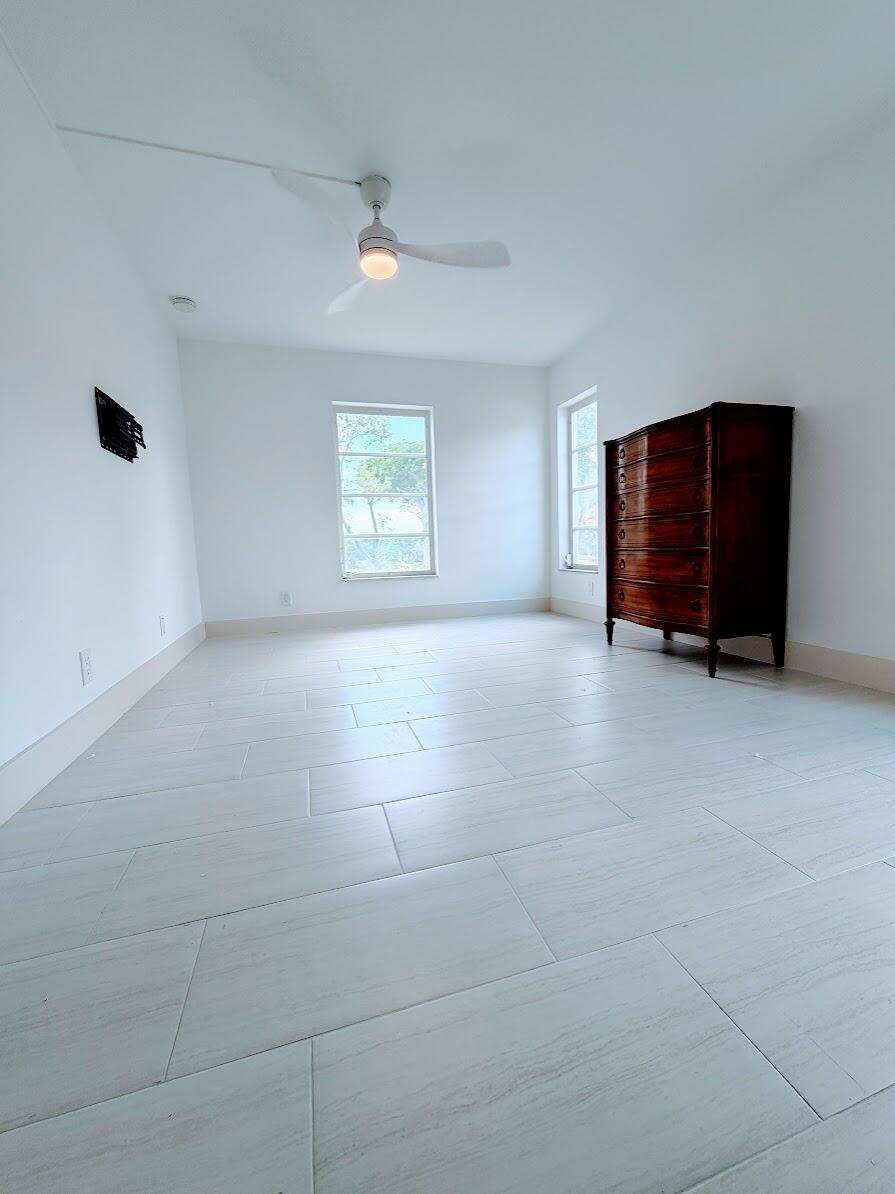 EVERGREEN CONDO - Residential