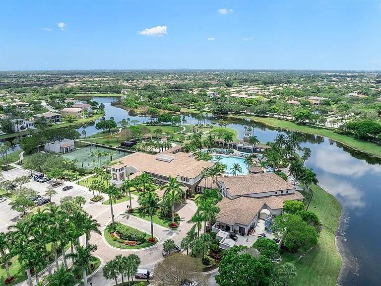 L'Hermitage at Heron Bay - Residential