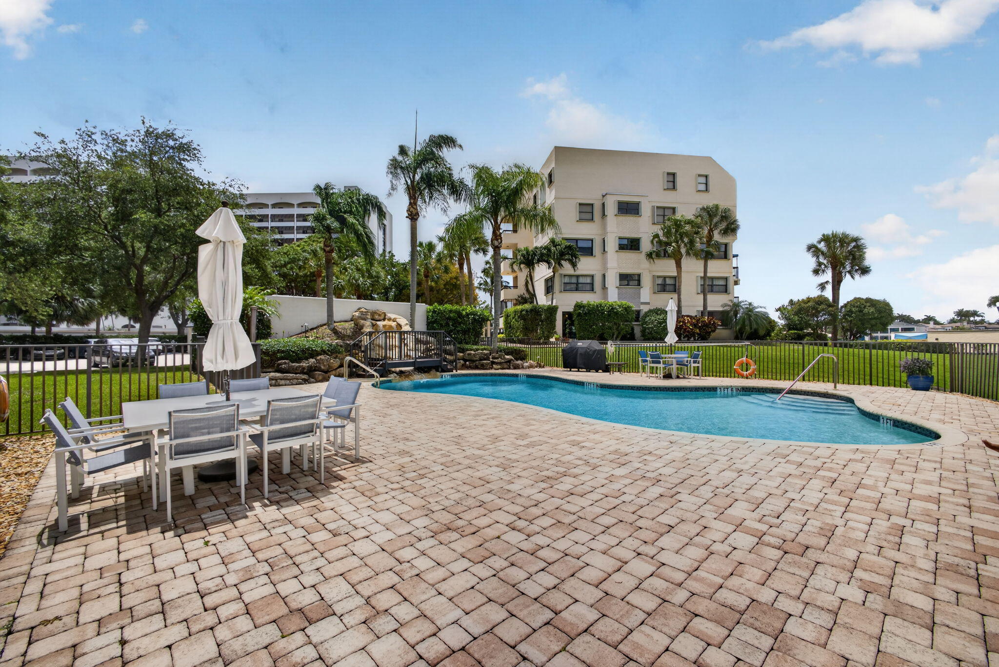 SEAMARK CONDO - Residential