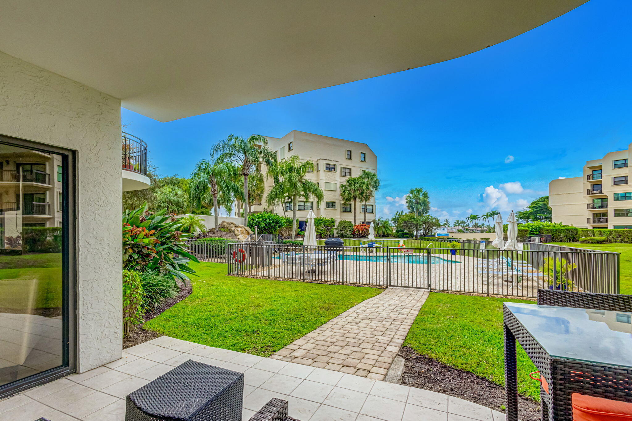 SEAMARK CONDO - Residential