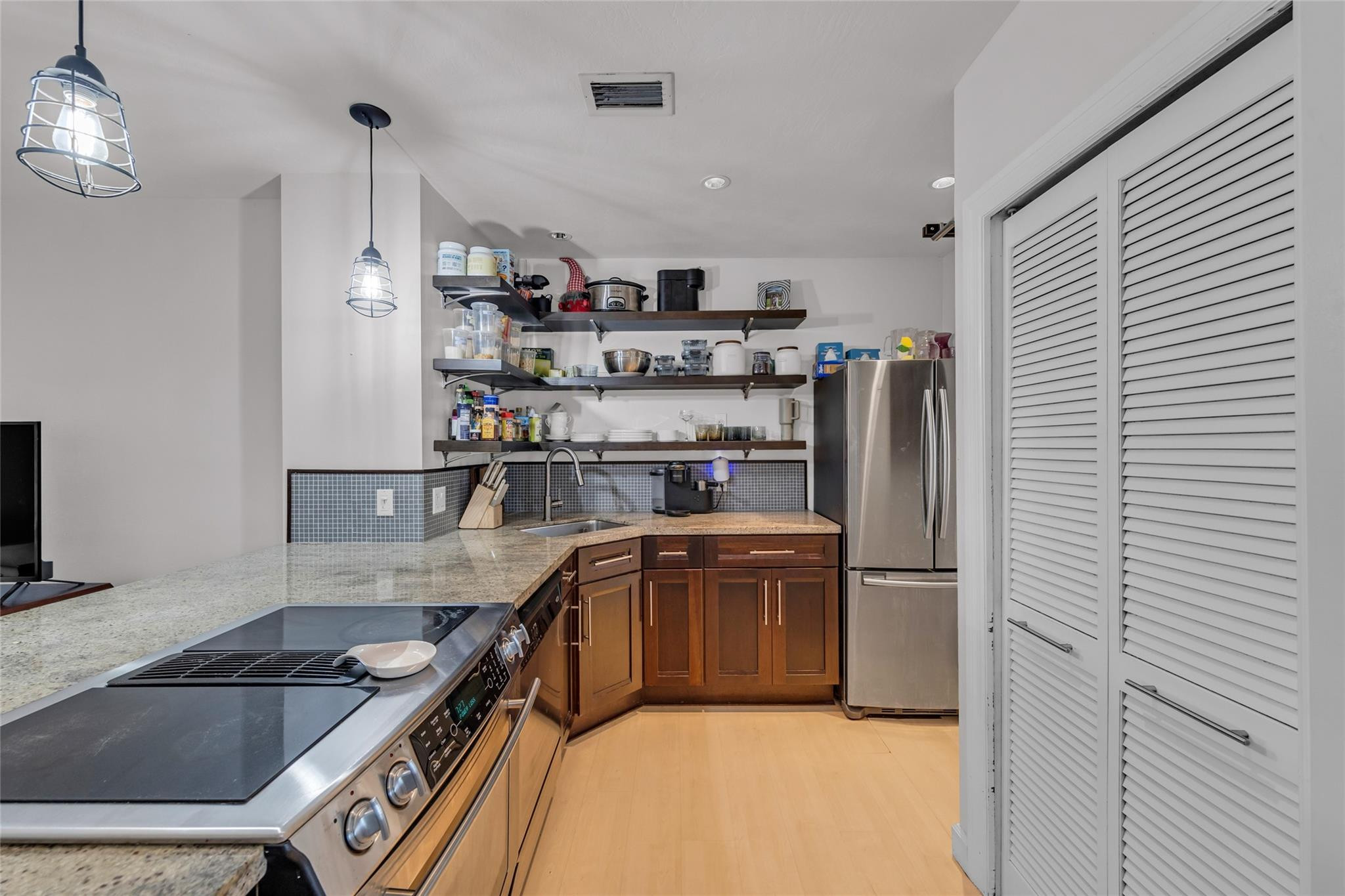 HARBOR VIEW APTS CONDO - Residential