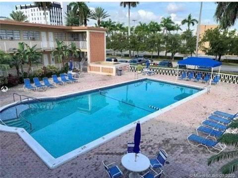 DIPLOMAT GOLF & RACQUET CLUB - Residential