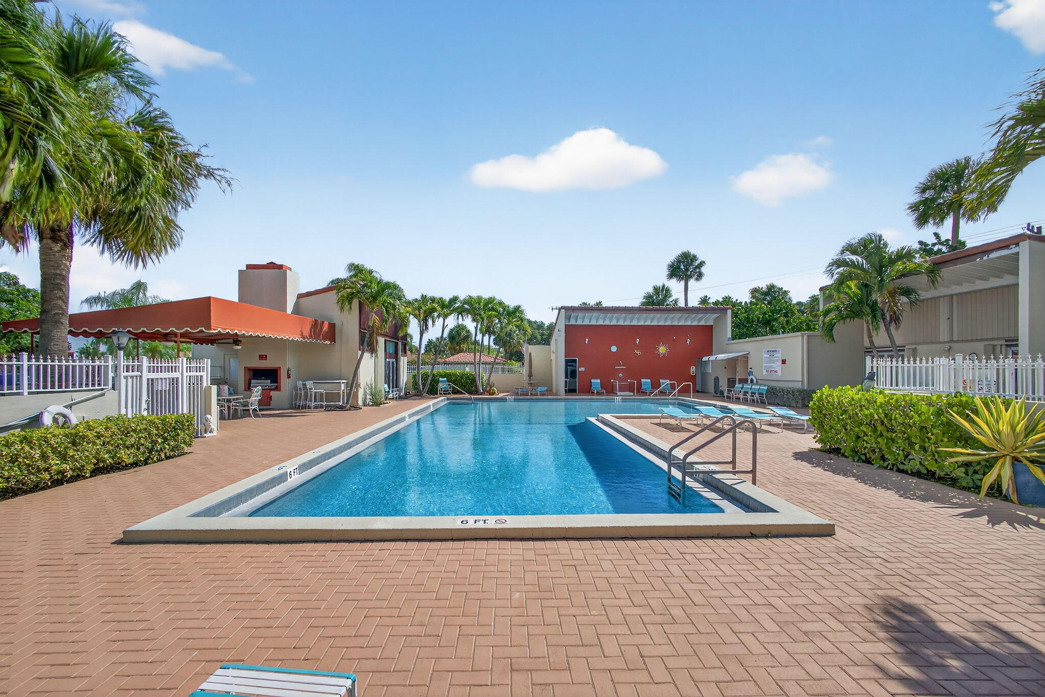 BOUNDBROOK CONDO S - Residential