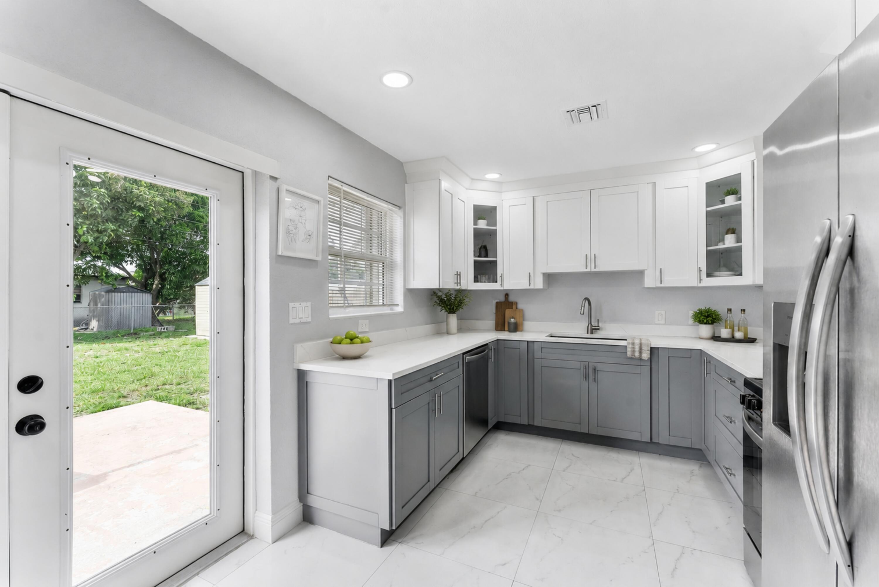 BROADVIEW COUNTRY CLUB - Residential
