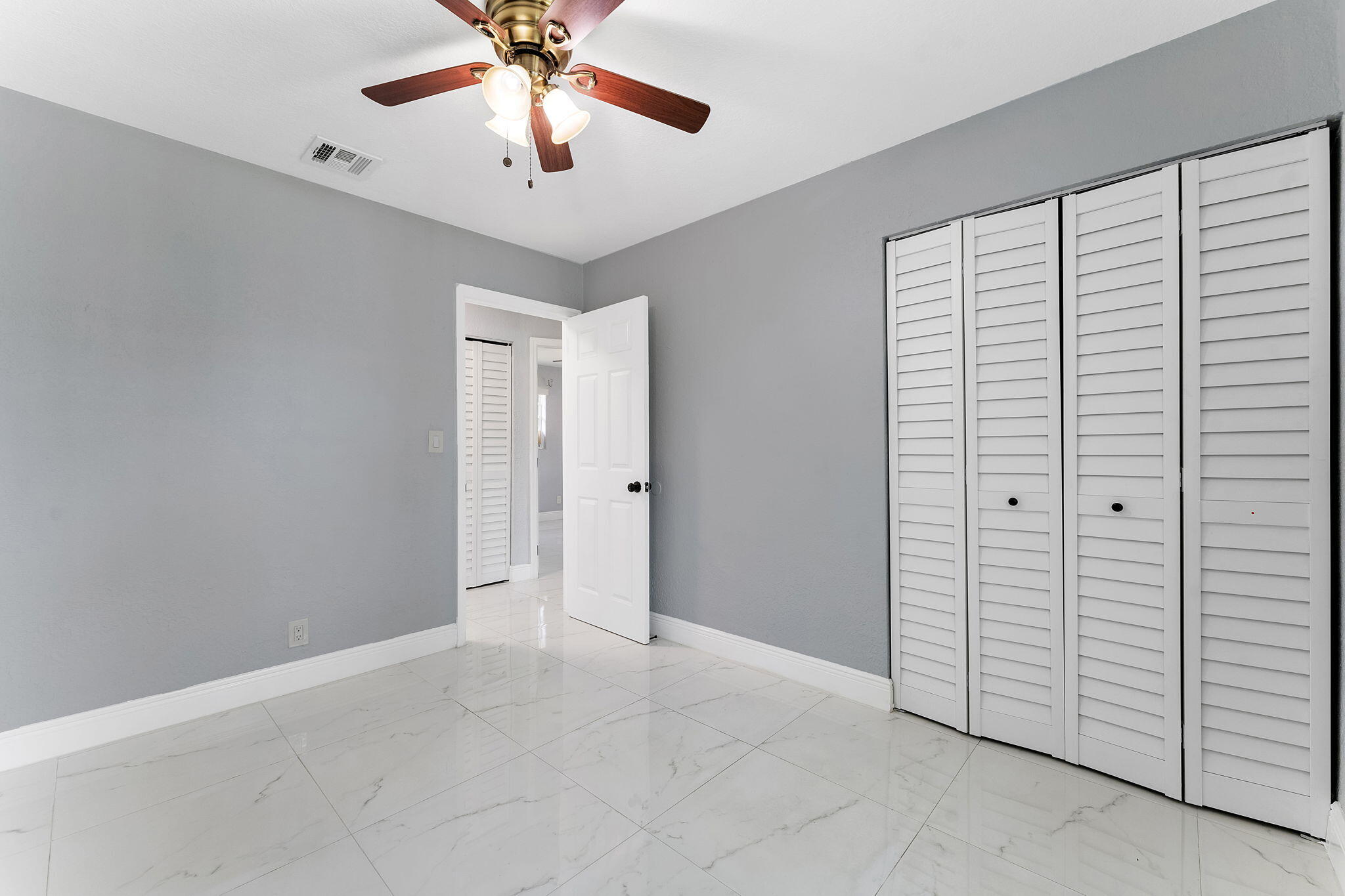 BROADVIEW COUNTRY CLUB - Residential