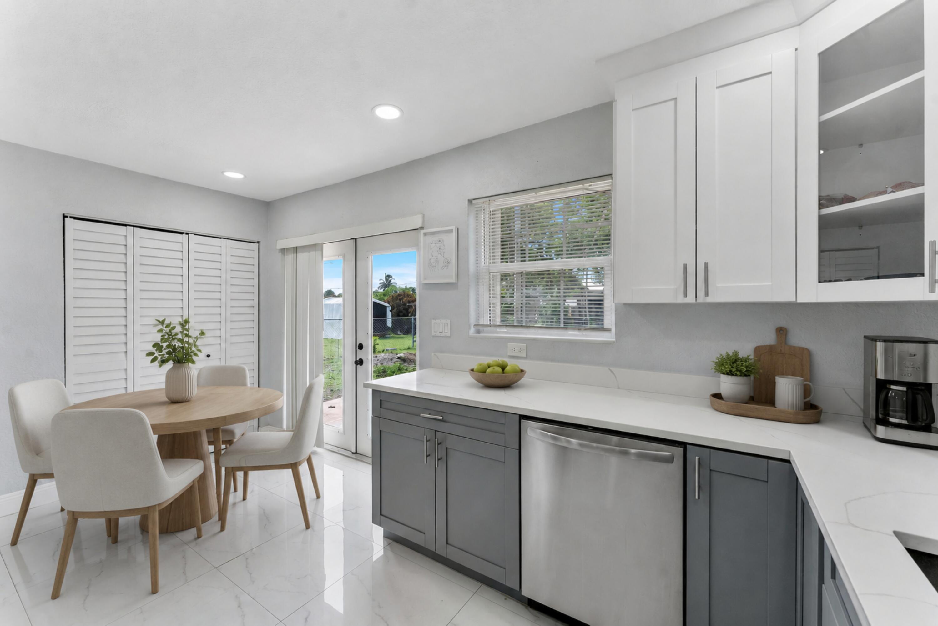 BROADVIEW COUNTRY CLUB - Residential