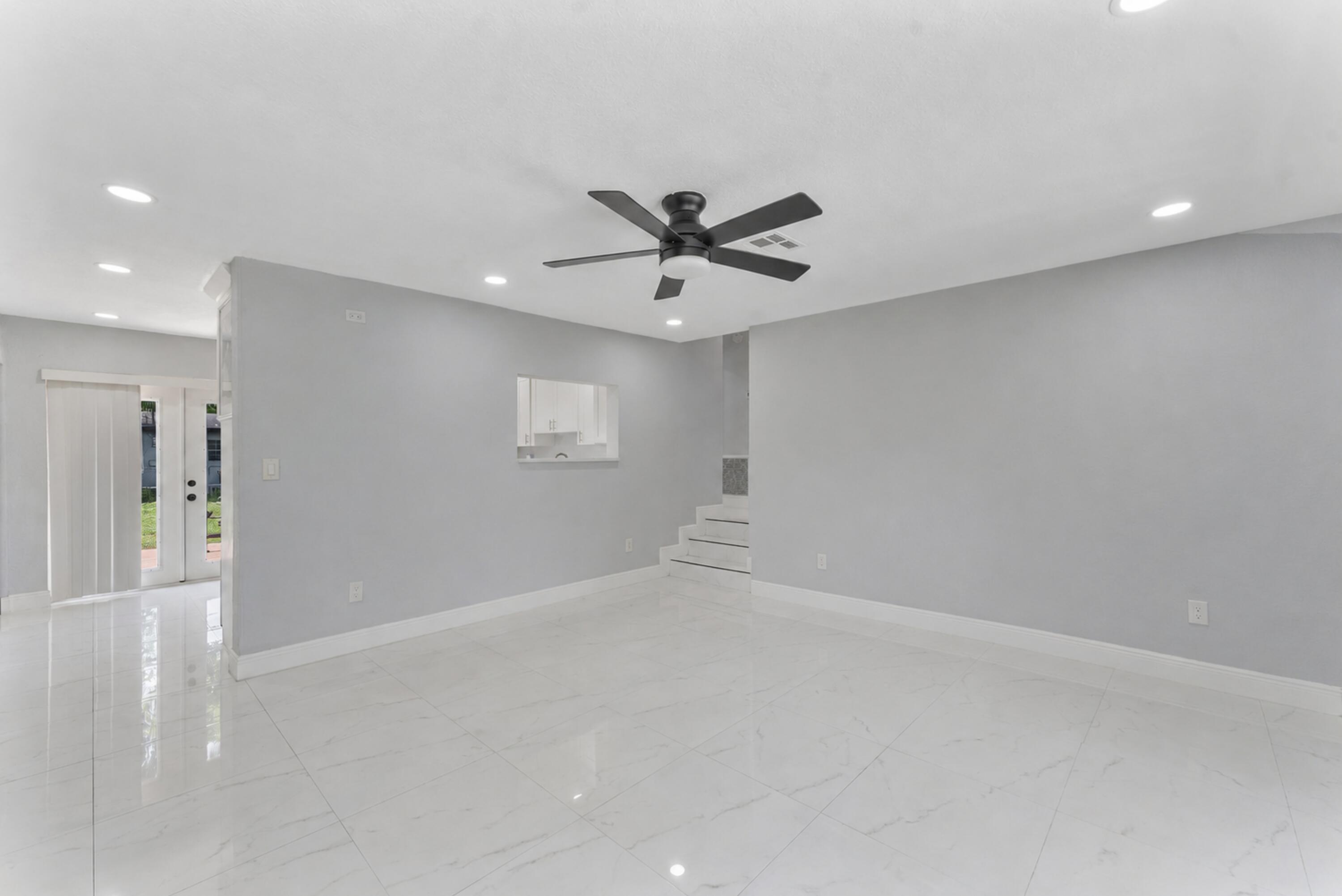BROADVIEW COUNTRY CLUB - Residential